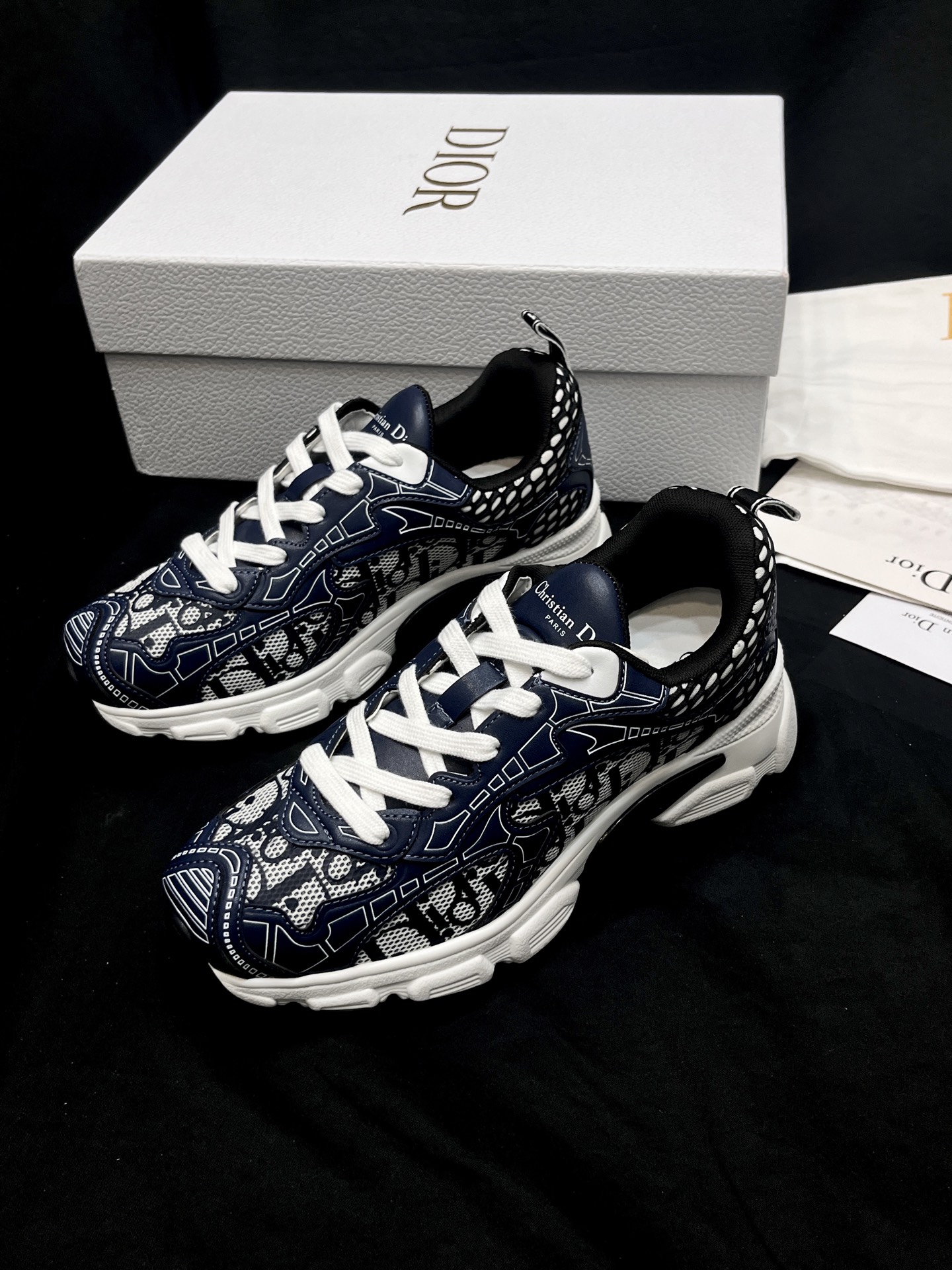 Dior Vibe 스니커즈