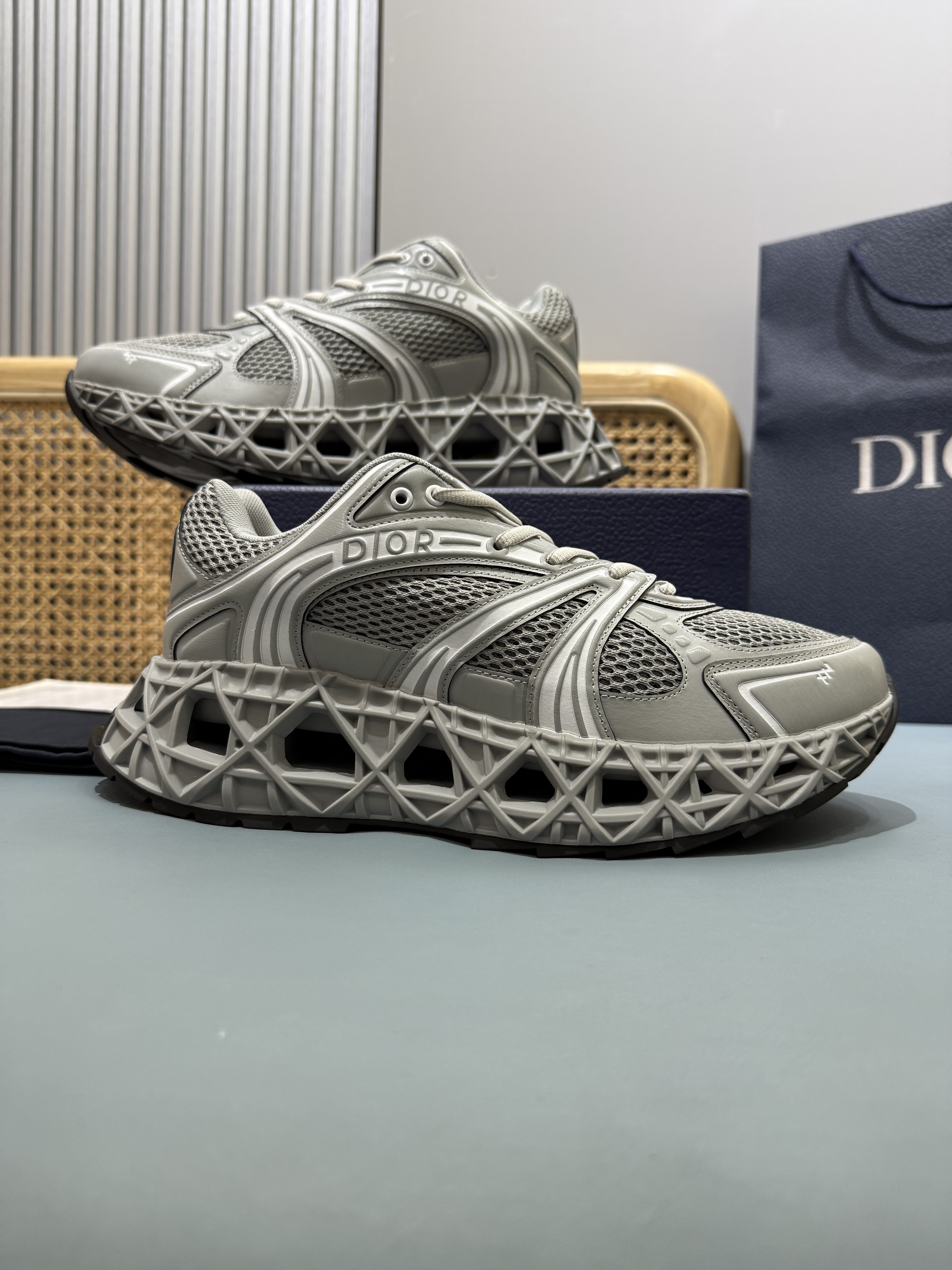 디올 B35 스니커즈