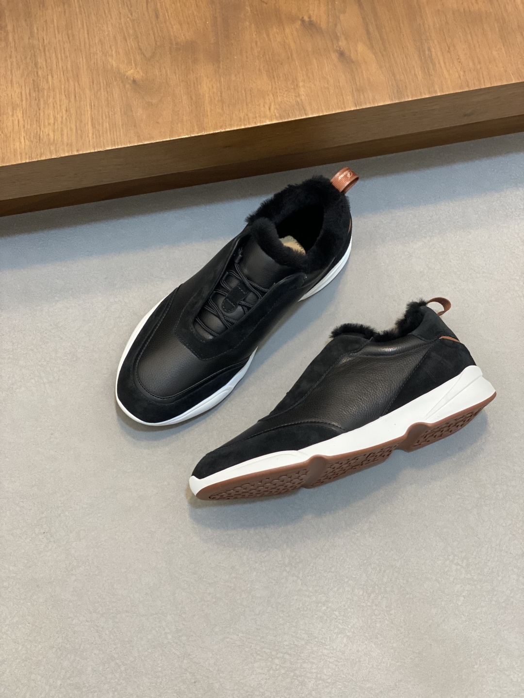 로로피아나 - 브라운 스웨이드 텍스타일 스니커즈