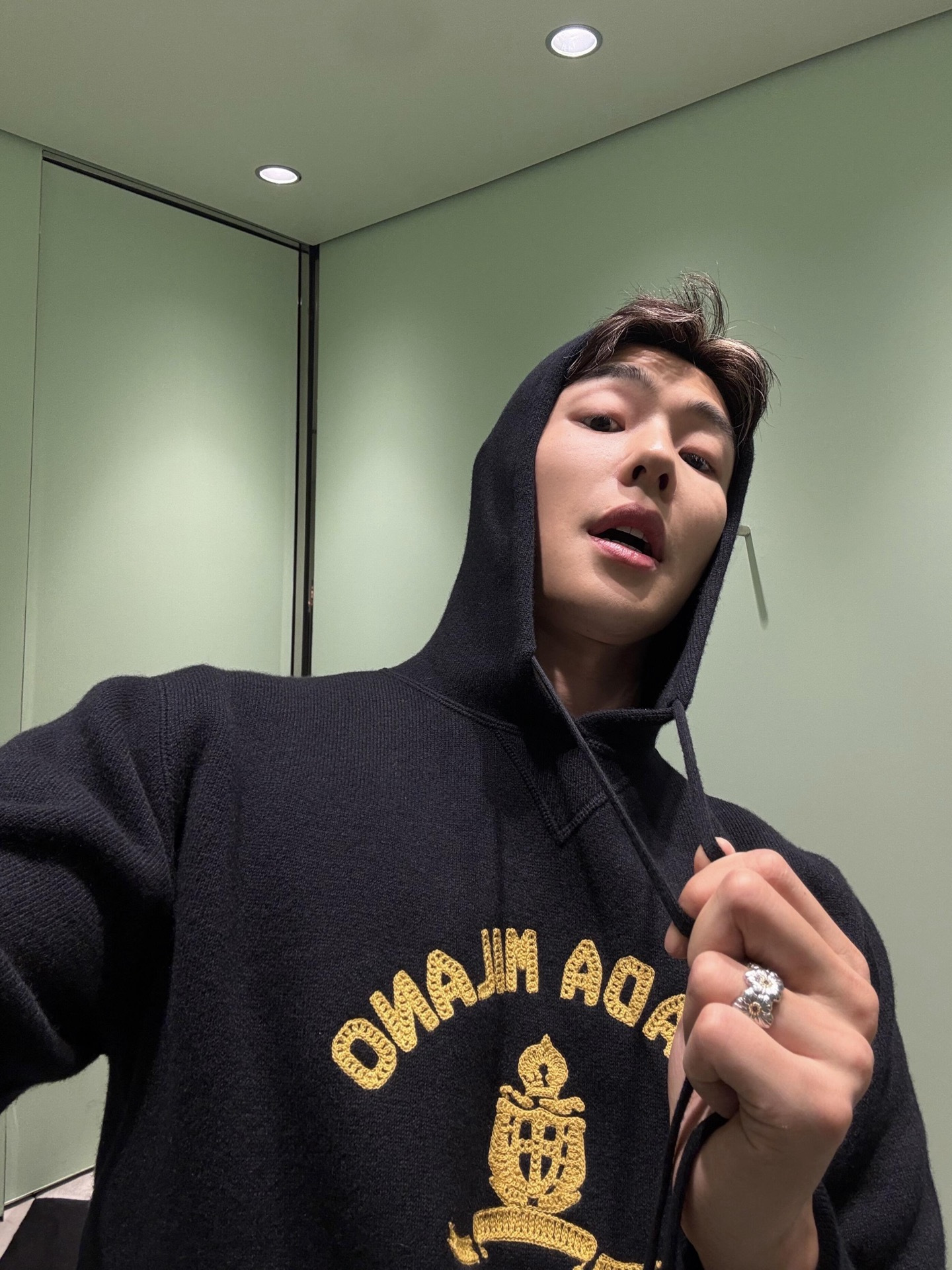 프라다 로고 울 캐시미어 후드 스웨터