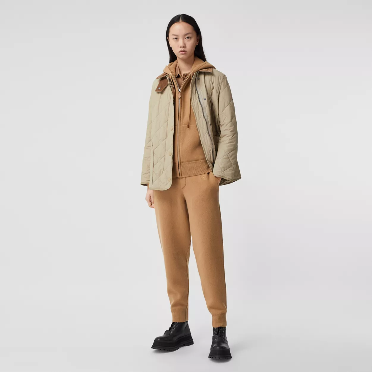 Burberry 다이아몬드 퀼팅 반 재킷