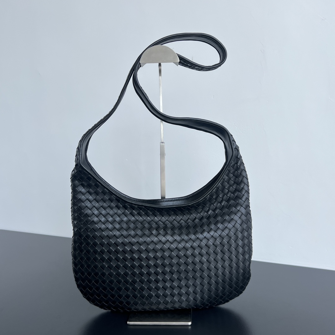BOTTEGA VENETA 스몰 베네토 826877 38x24x2cm 숄더 스트랩 50cm