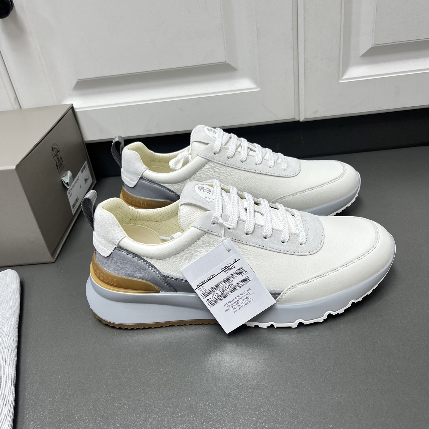 Brunello Cucinelli 로우탑 스니커즈