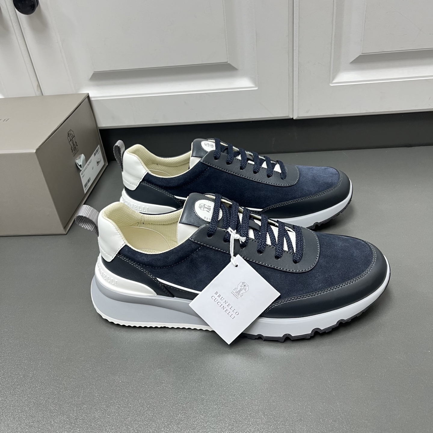 Brunello Cucinelli 로우탑 스니커즈