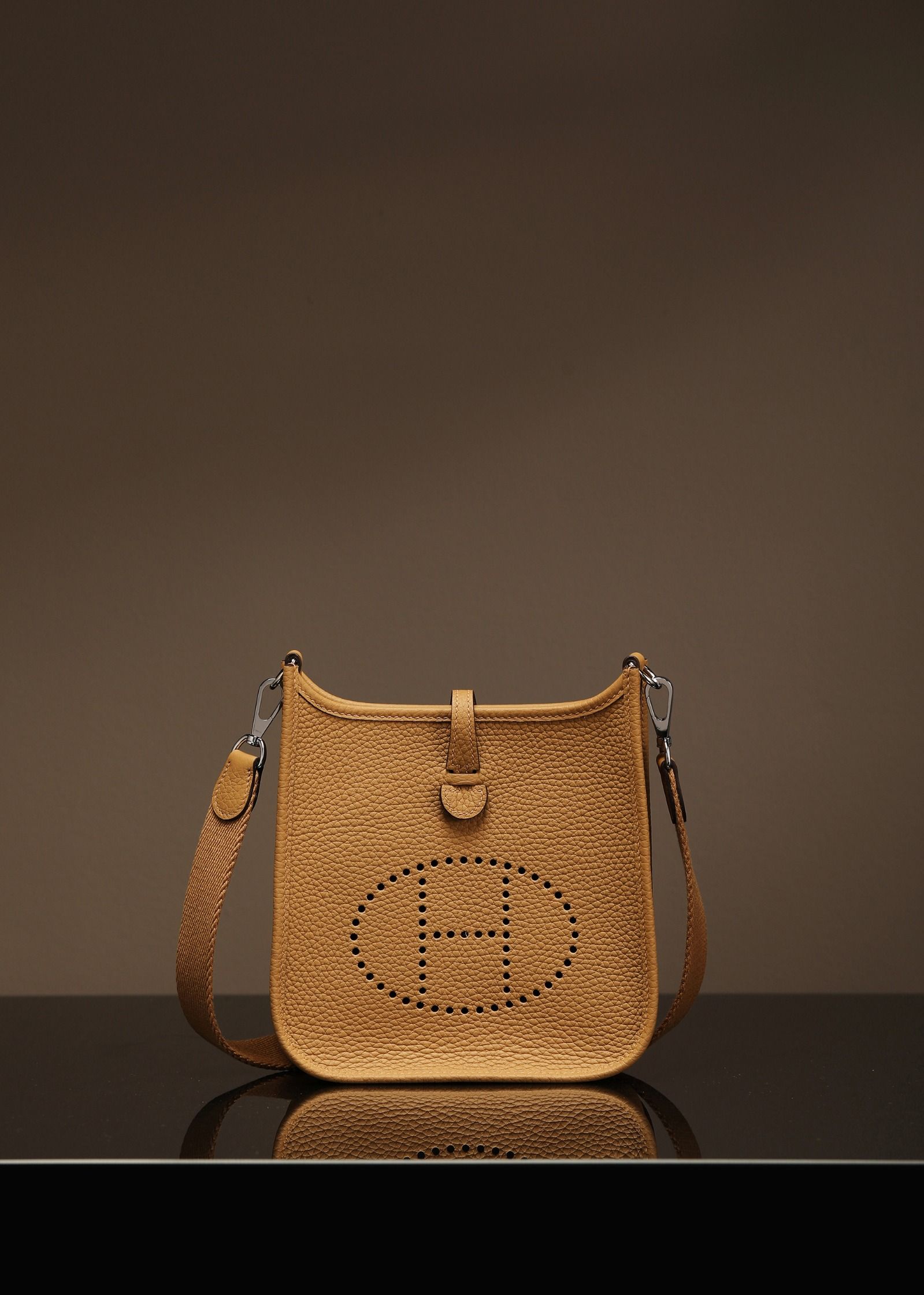 M9 Herme* Evelyne 16 bag