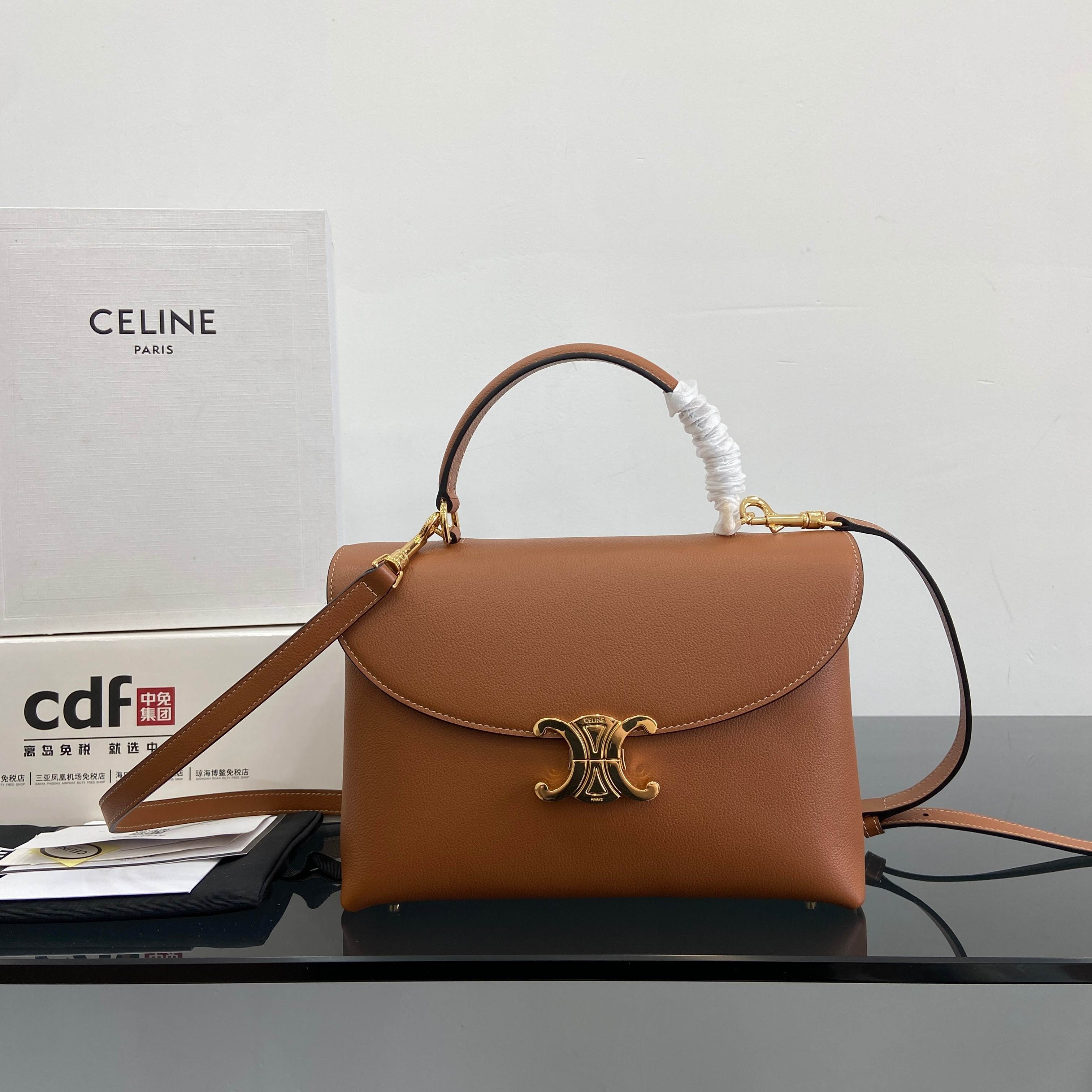 셀린느 미디움 니노 백 서플 카프스킨  117523 25.5x18.5x10cm