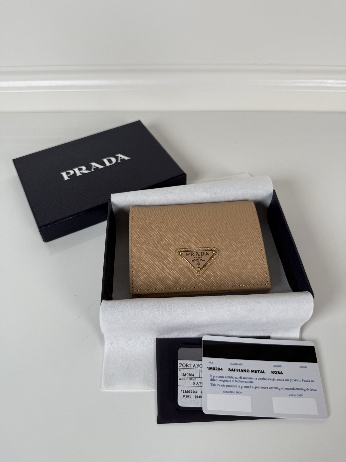 프라다 캐러멜 사피아노 스냅 반지갑