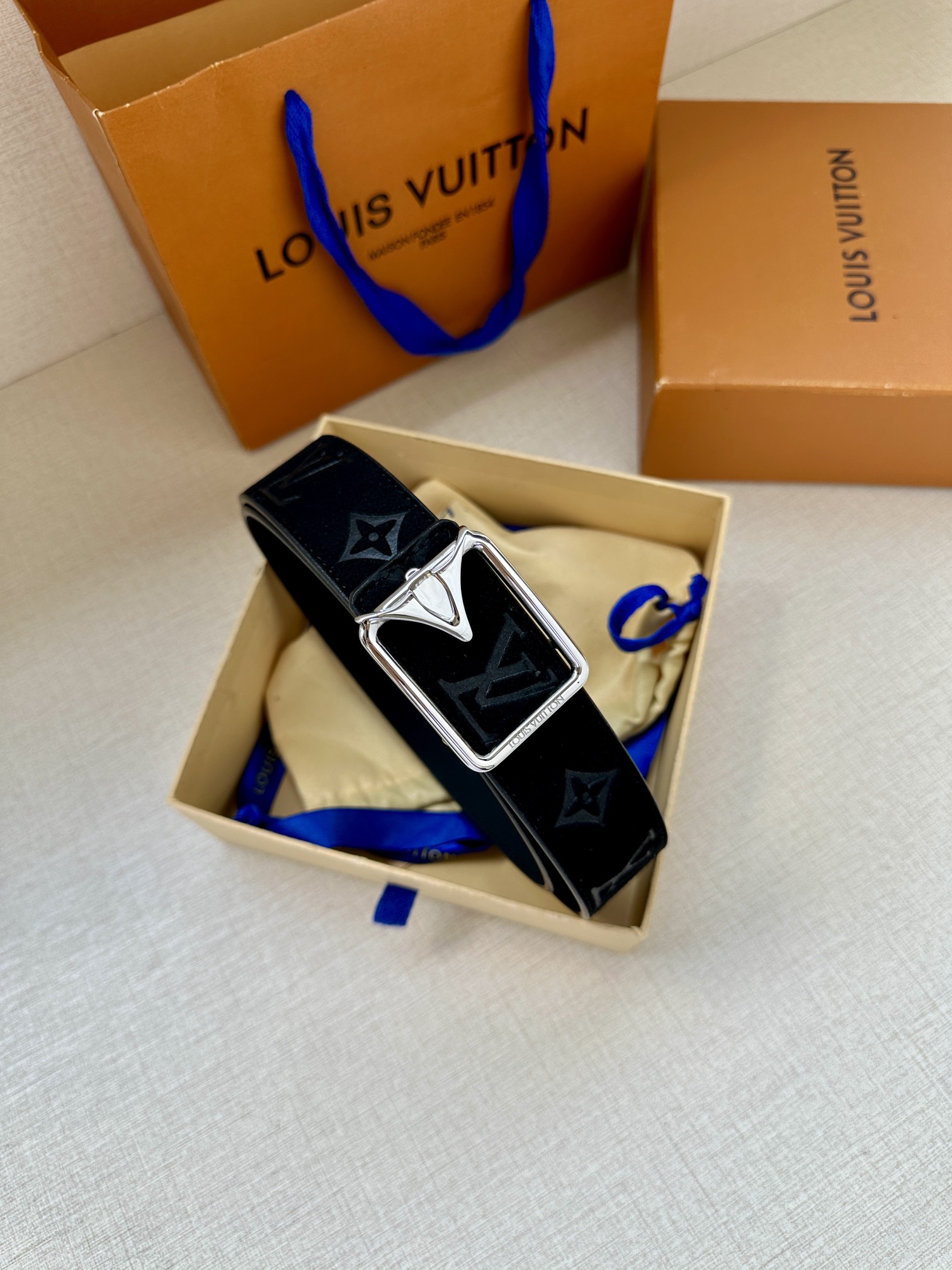 루이비통 벨트 35mm 베니스 M8569