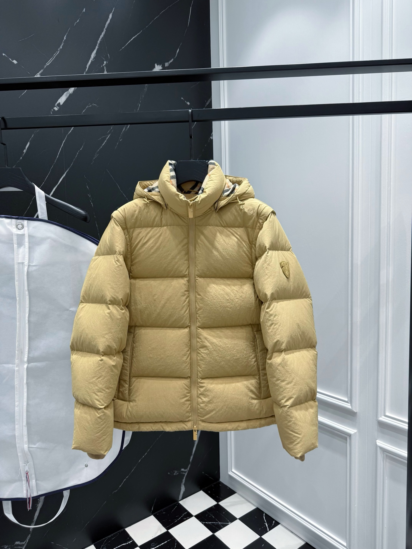 디태처블 슬리브 퍼퍼 재킷