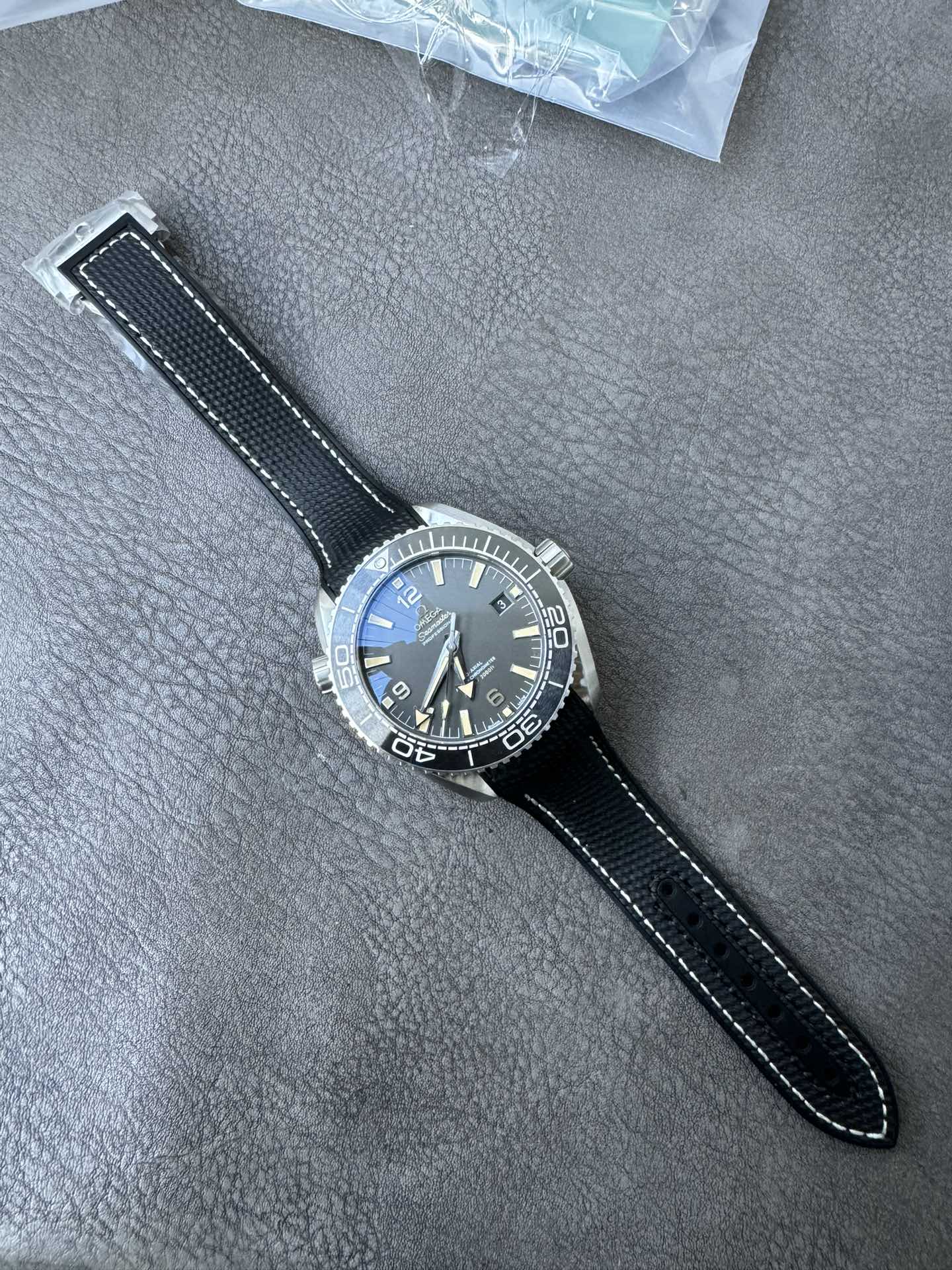 VS  l 8900 l 43.5 mm l 씨마스터 플래닛 오션 600M 215.32.44.21.09.001