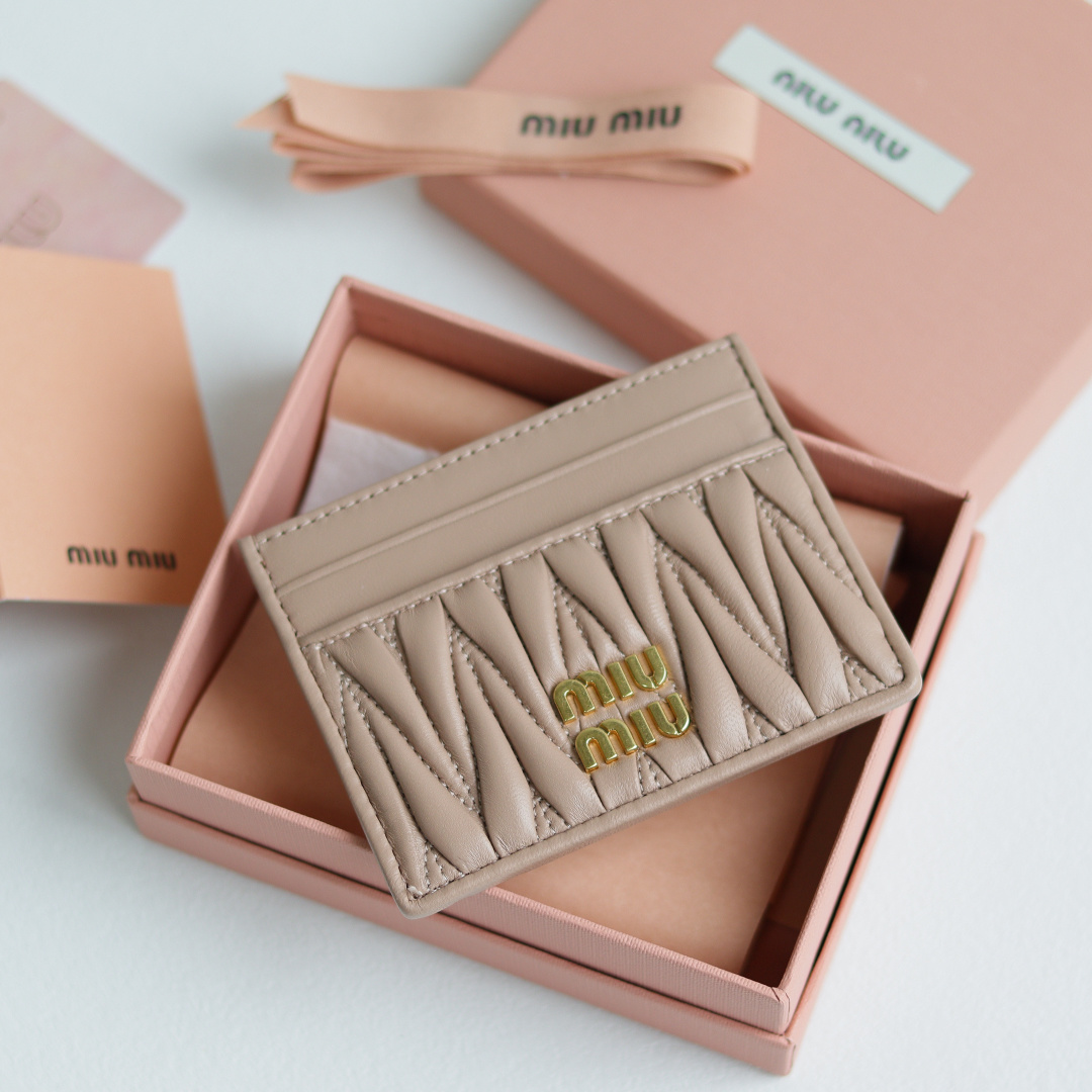 미우미우 로고 레터링 카드홀더