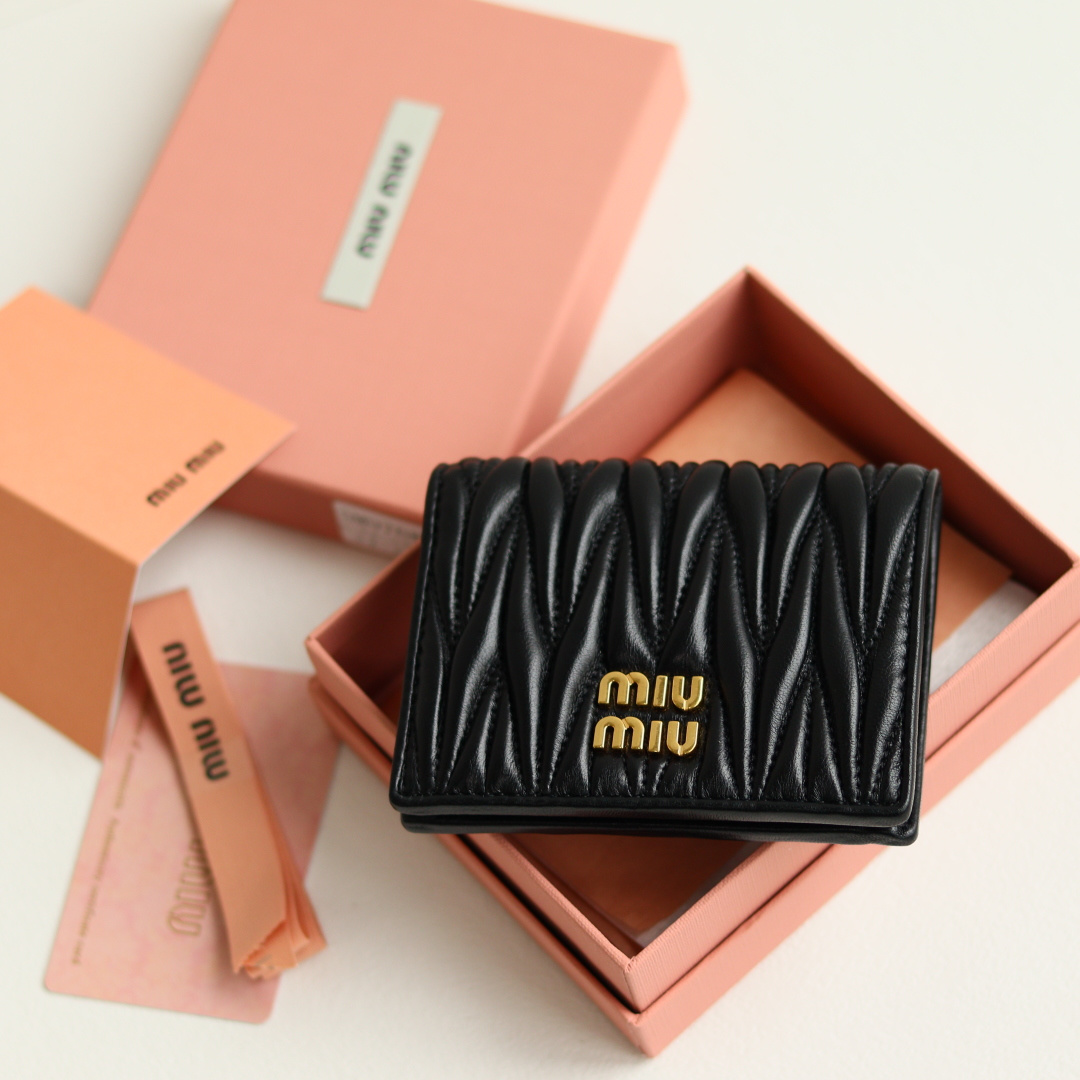 미우미우 로고 레터링 카드홀더