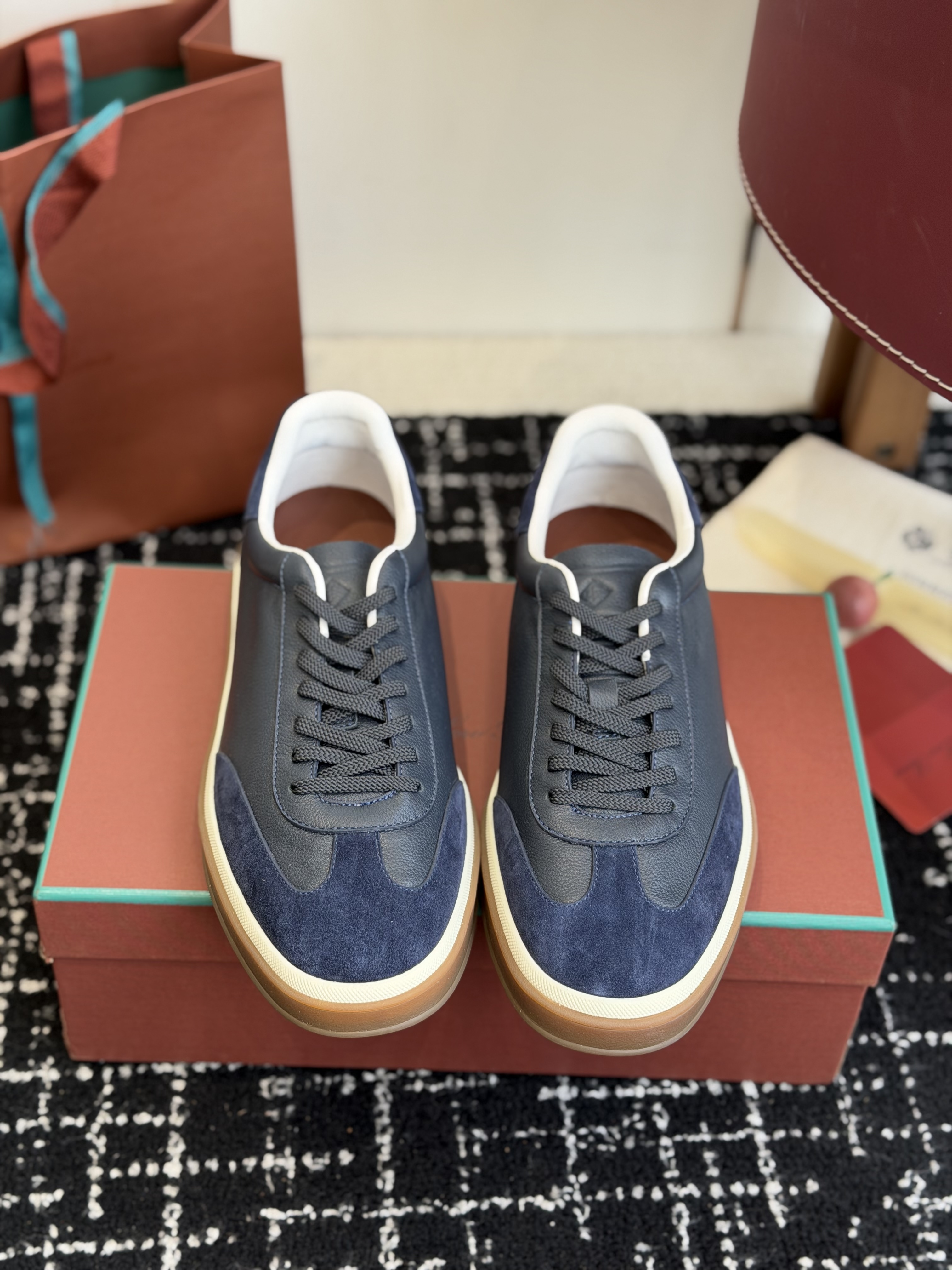 로로피아* 레더 스니커즈