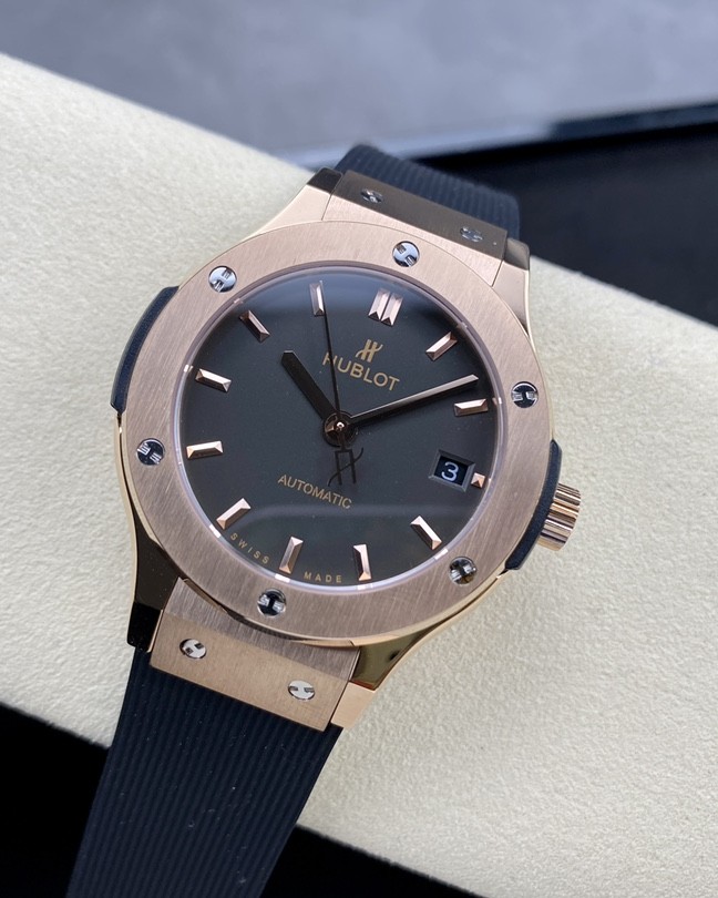 HB l HUB1110 l 38mm l Hublot Classic Fusion