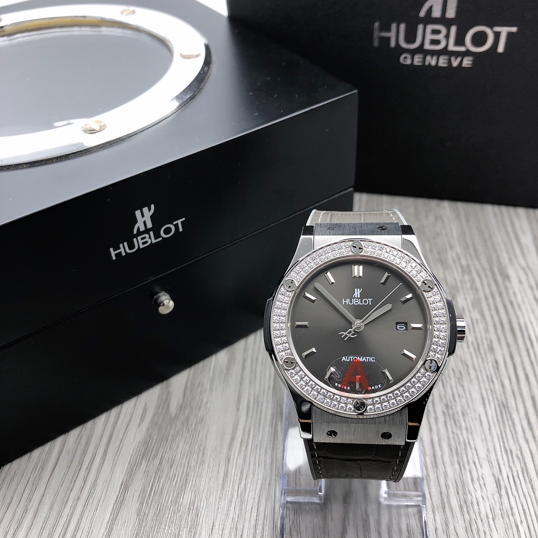 HB l HUB1110 l 42mm l Hublot Classic Fusion