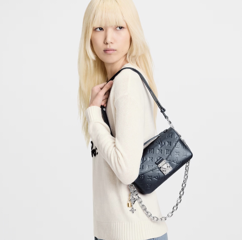 M26456 포쉐트 메티스 이스트 웨스트  21.5 x 13.5 x 6