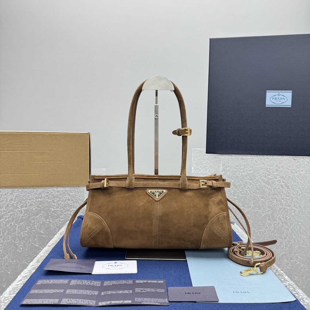 프라다 미디움 레더 핸드백 1BA426 32x15x13cm