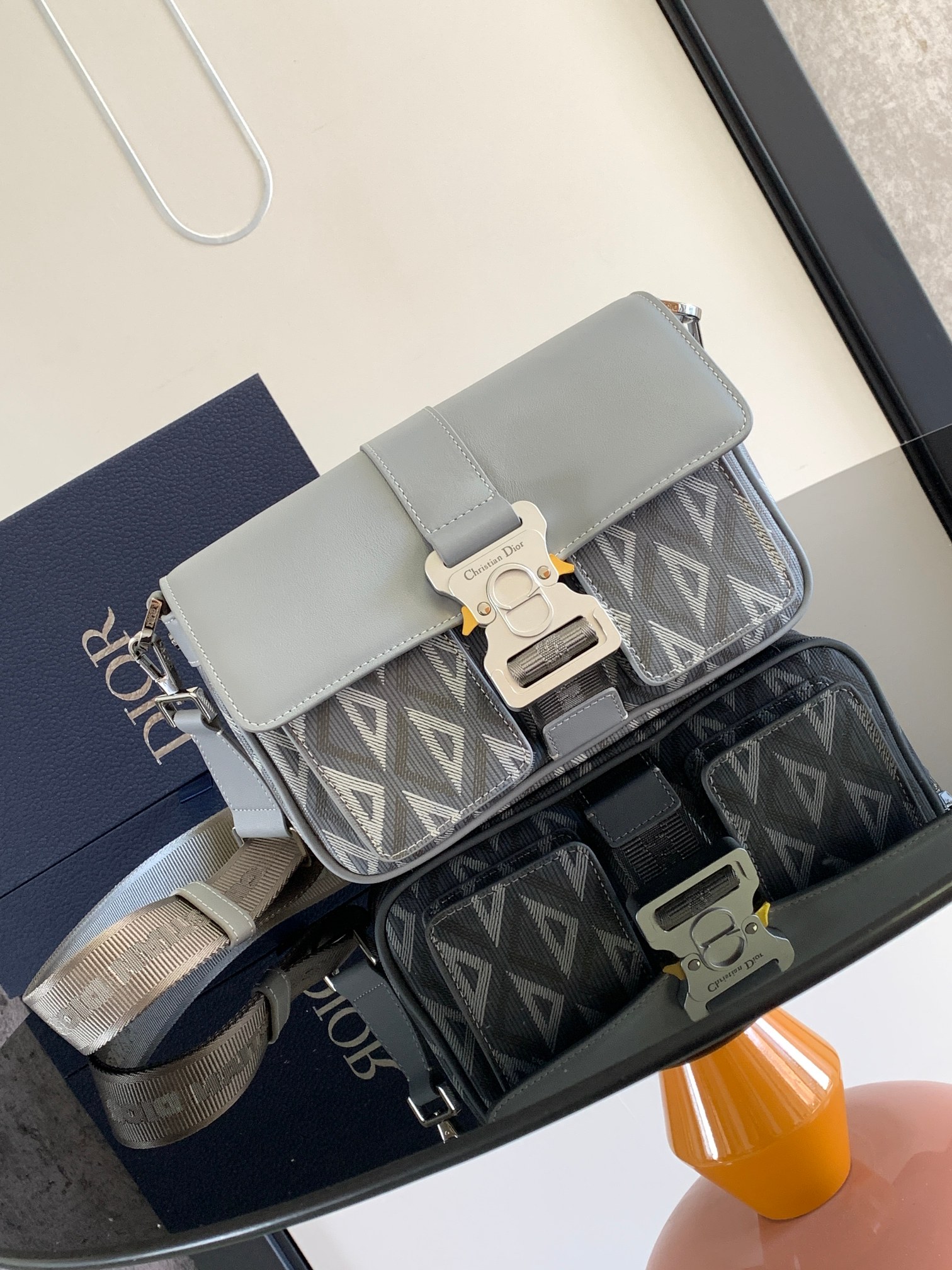 디올 힛 더 로드 메신저백 1ESME157  27 x 17 x 9cm