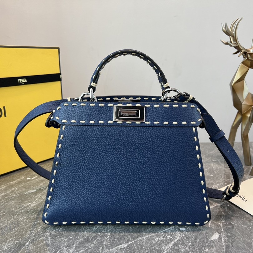 FENDI 스몰 피카부peekaboo  ISeeU  27*9.5*21cm