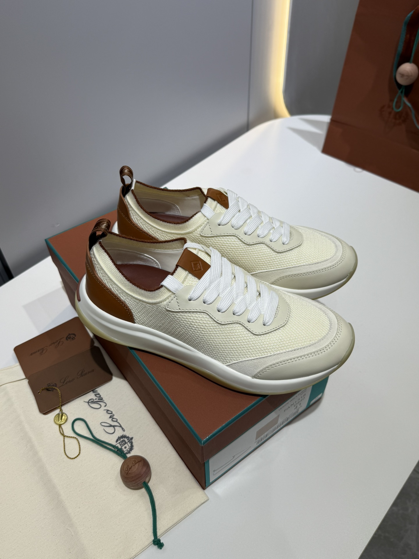 410 LP Walk Wish Sneaker