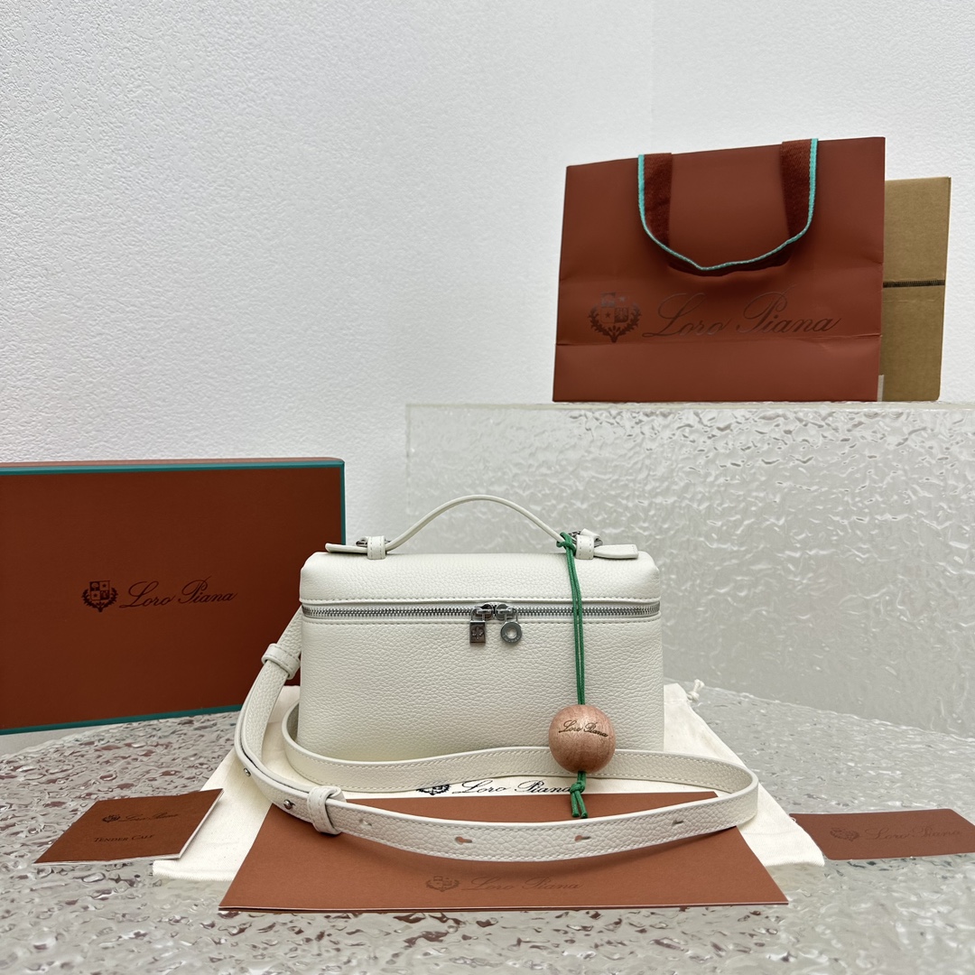 Loro Piana Extra Pocket L19