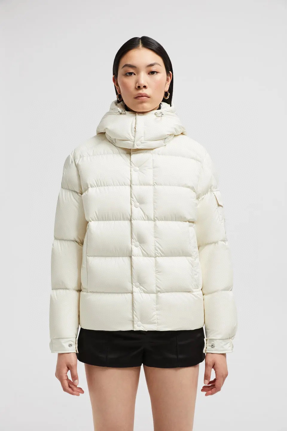 Moncler Maya 70 후드 쇼트 다운 재킷