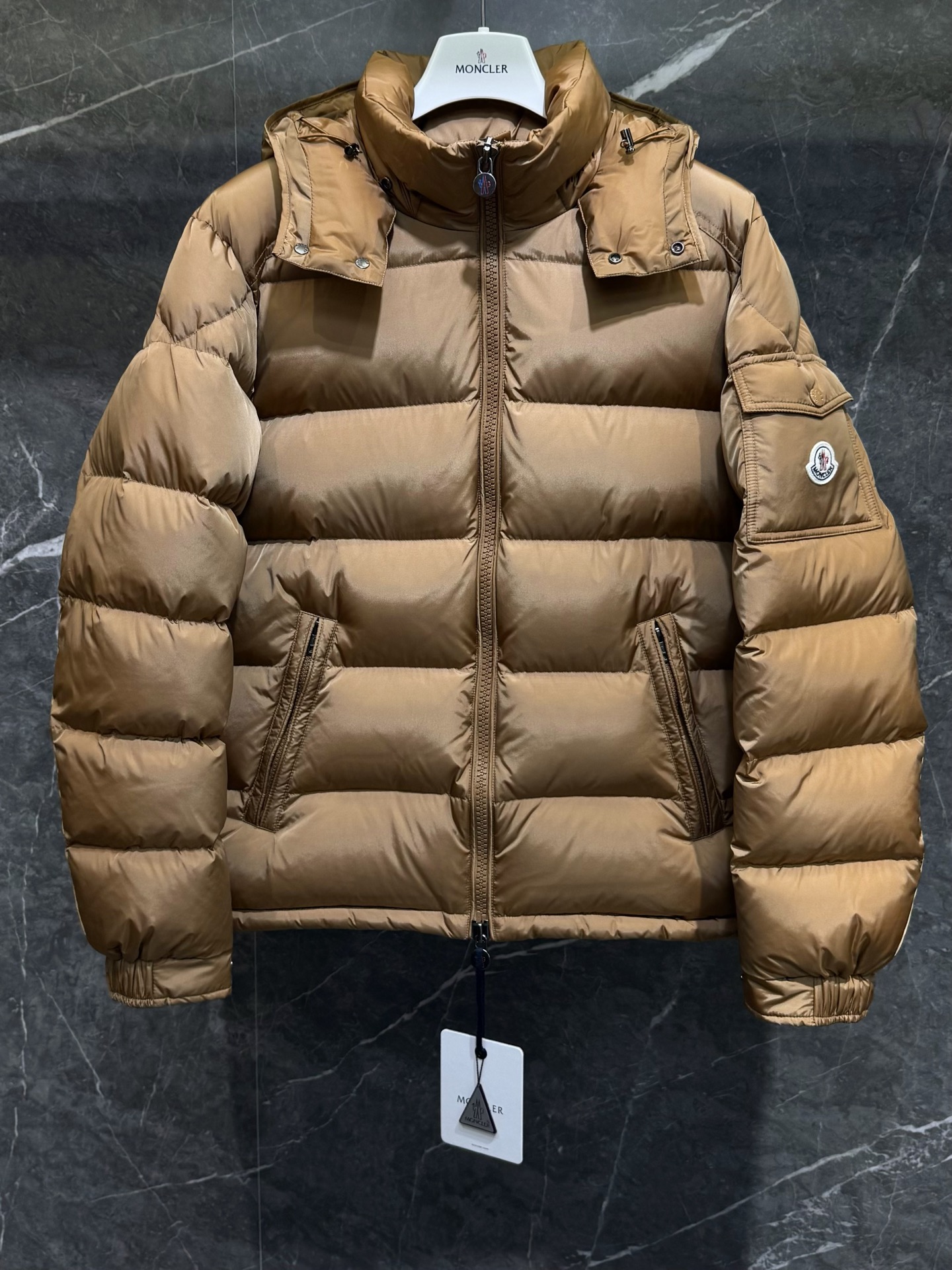 Moncler Maya 매트 쇼트 다운 재킷