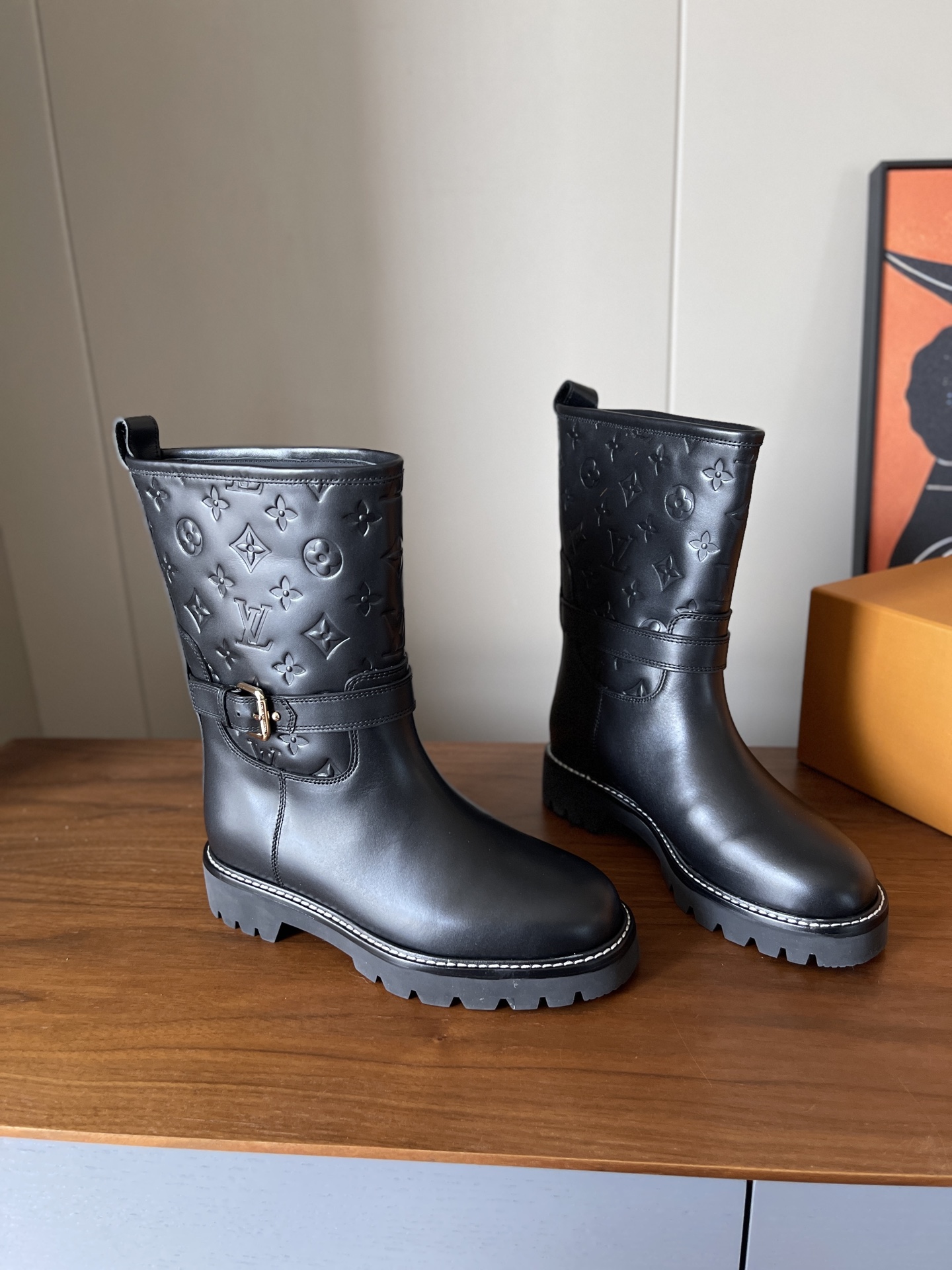 루이비통 테리토리 플랫 앵클 부츠