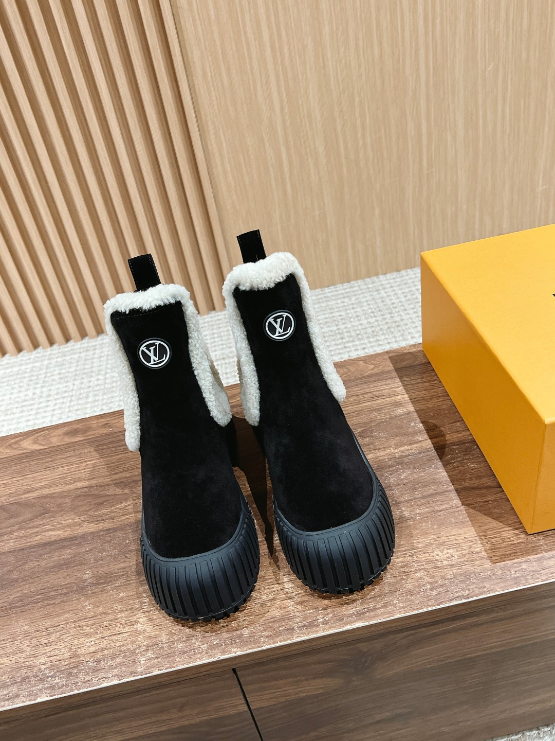 1AGWFO 루비 플랫 앵클 부츠