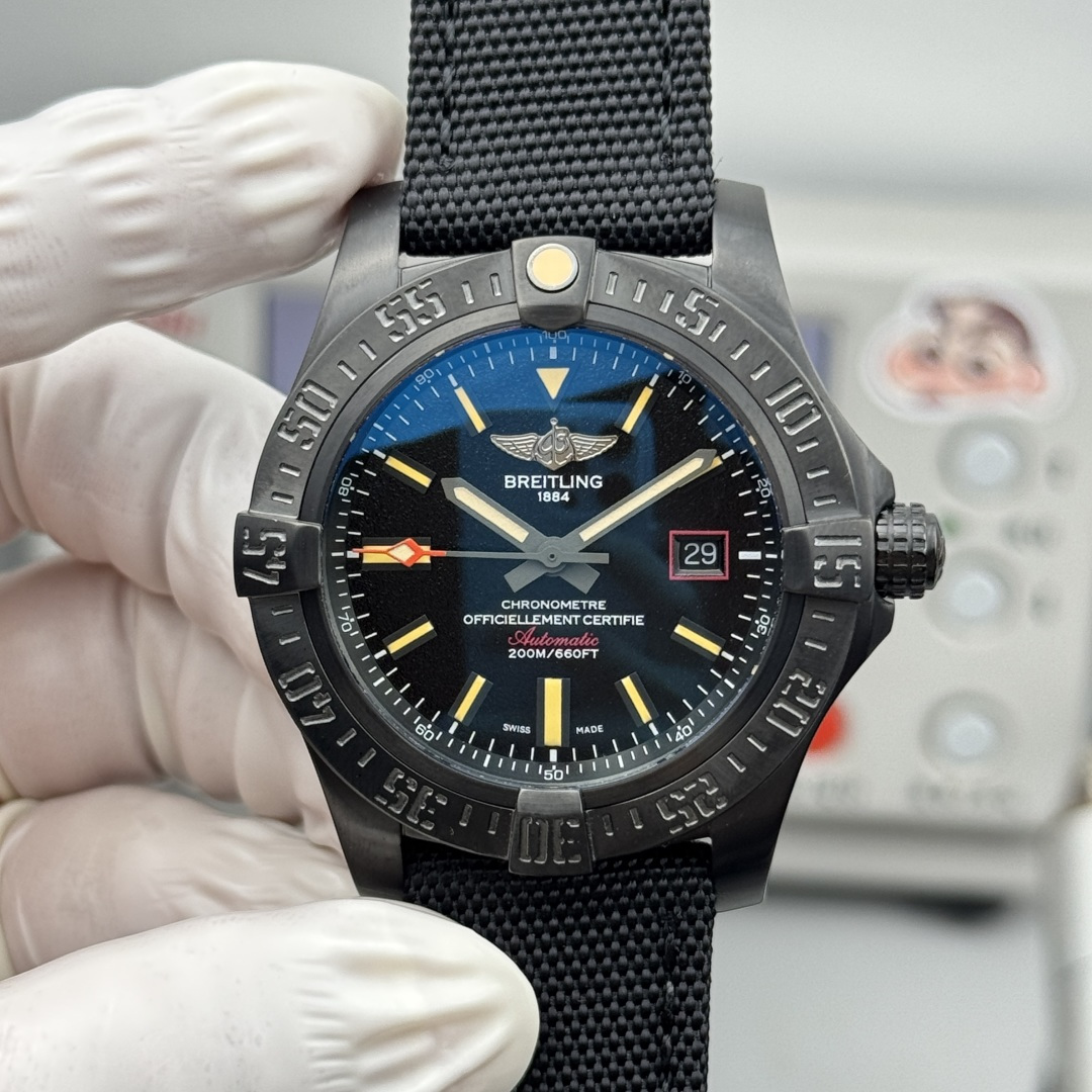 BLS l 2824 l 44mm l V1731110 브라이틀링 어벤저 블랙버드