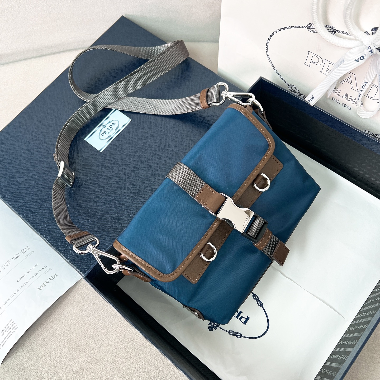 프라다 리나일론  스마트폰 케이스 폰홀더 2ZT071  19x13x5.5cm