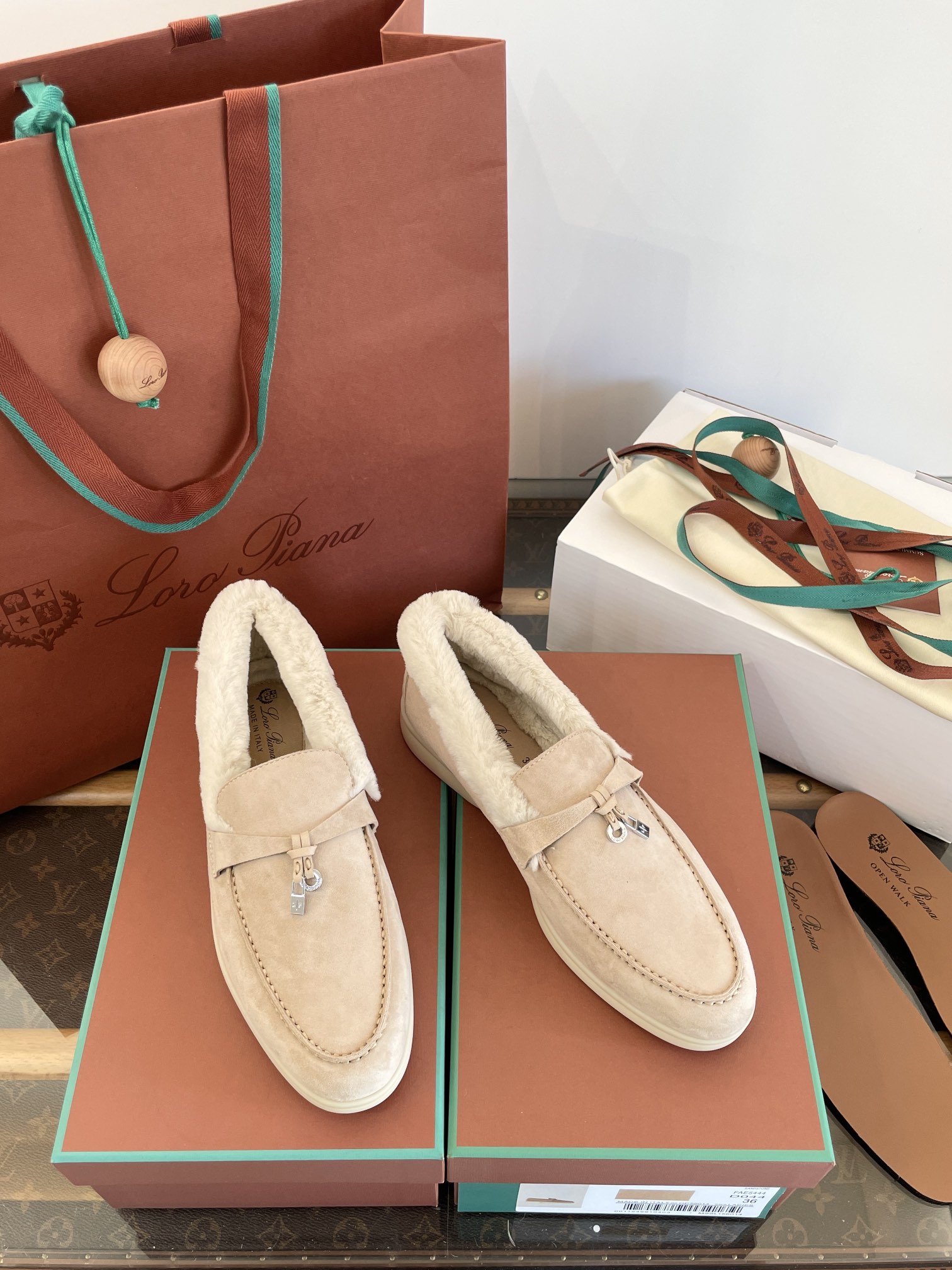 로로피아나 썸머 참 워크 양털