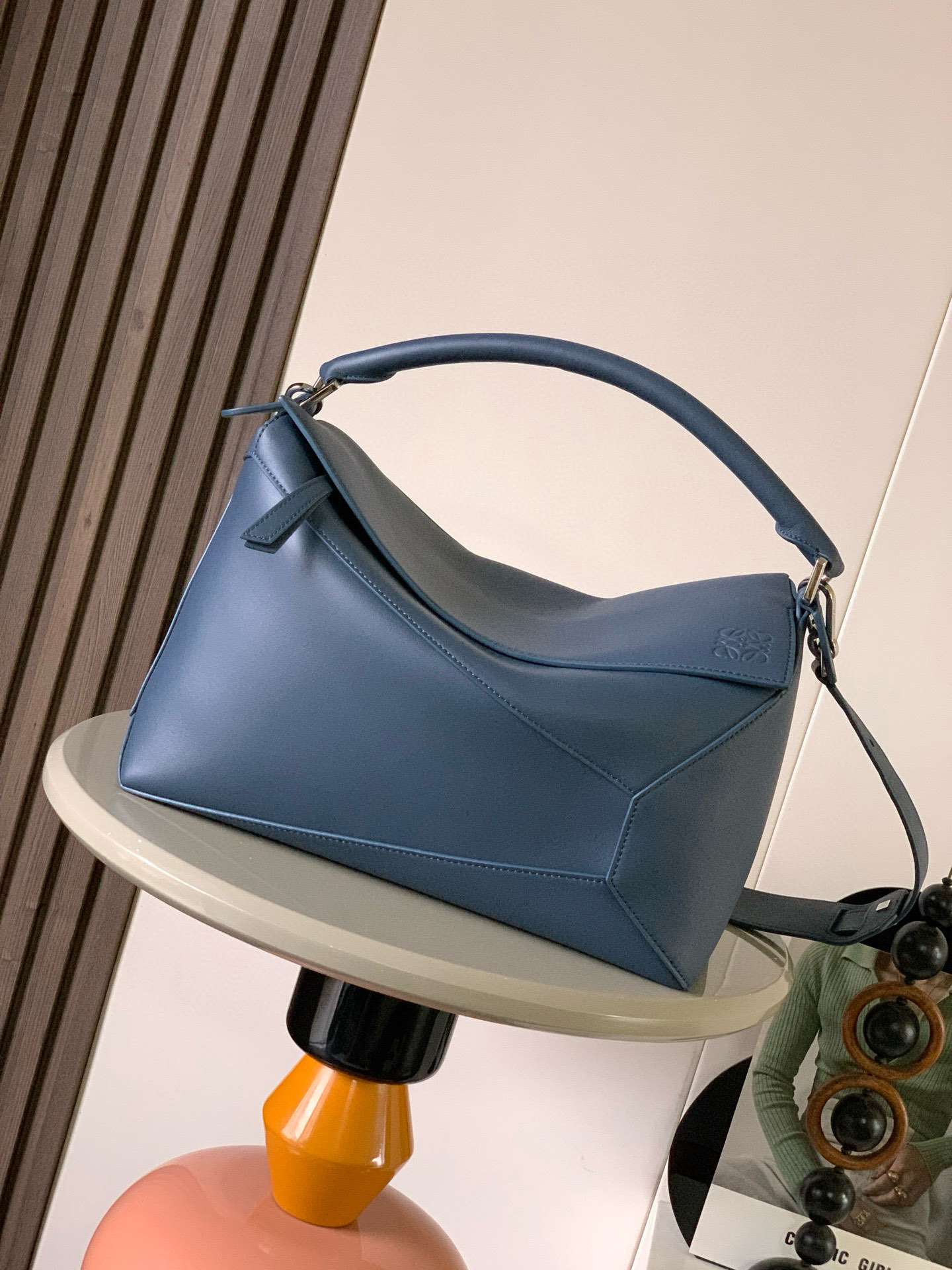 로에베 퍼즐 라지 레더 숄더백  32.5*14..5*23.5cm