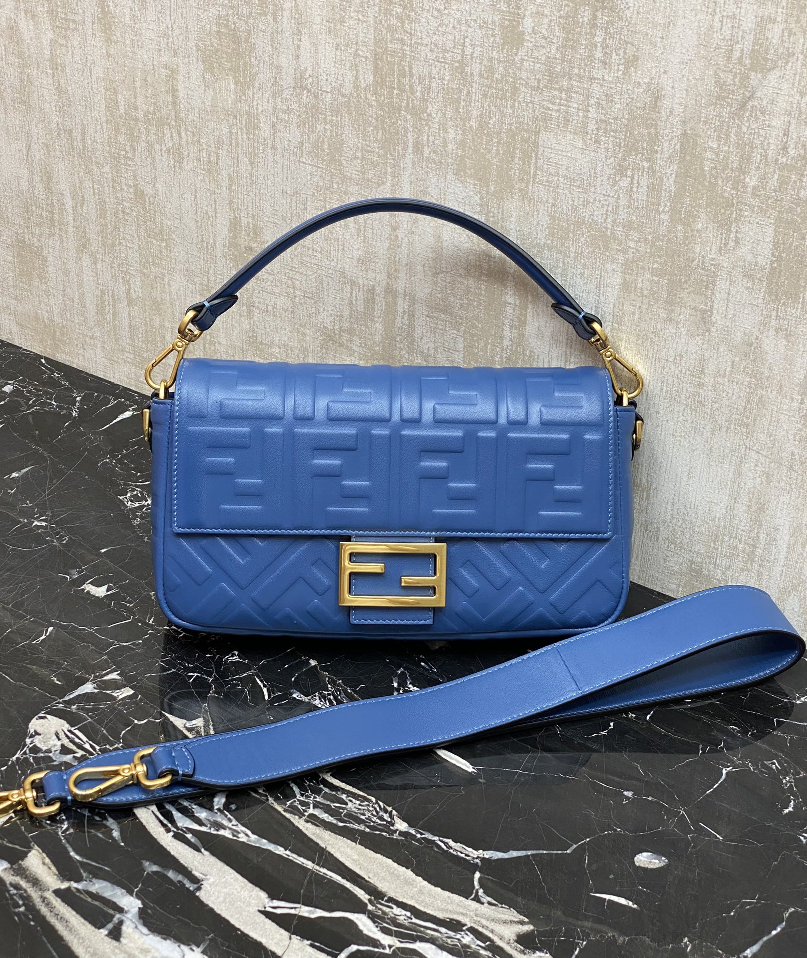 펜디 바게트®  FF  백 26cm