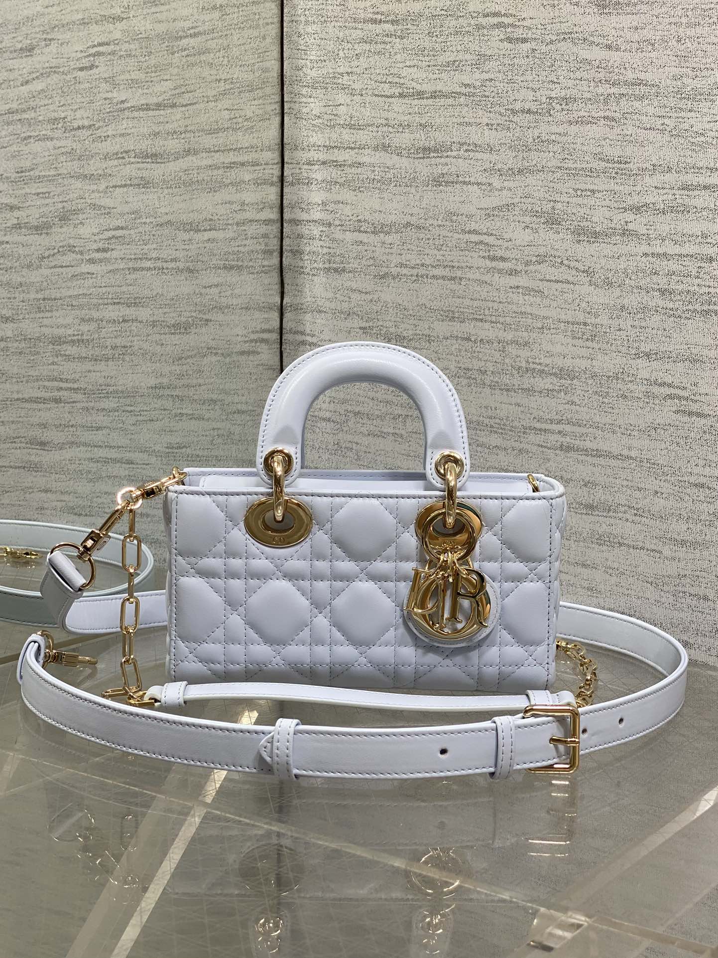 디올 레이디 디조이백 mini  19*5.5*10.5cm