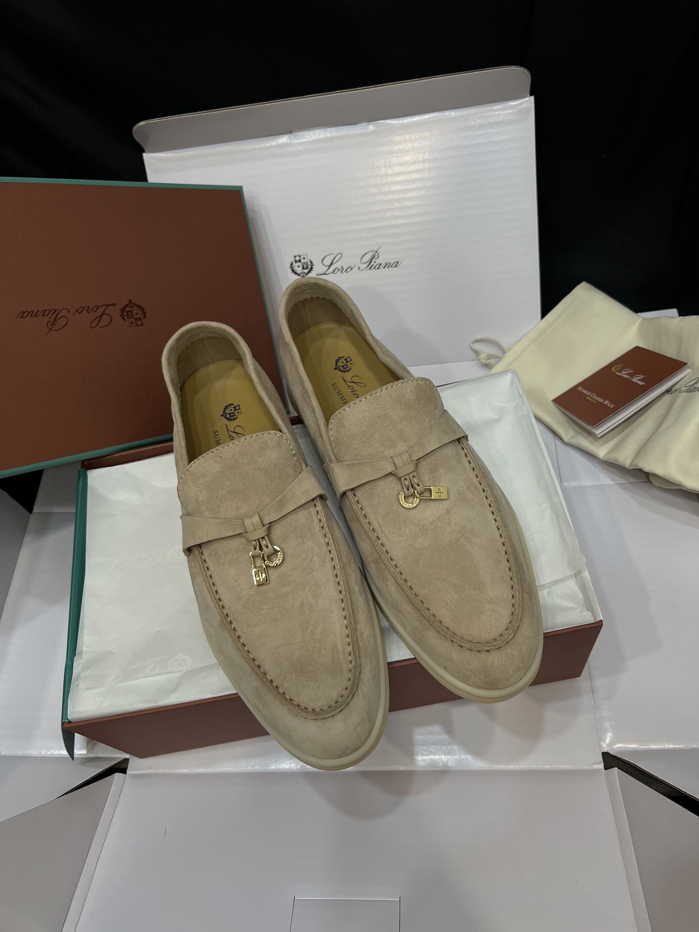 로로피아나 스웨이드 로퍼