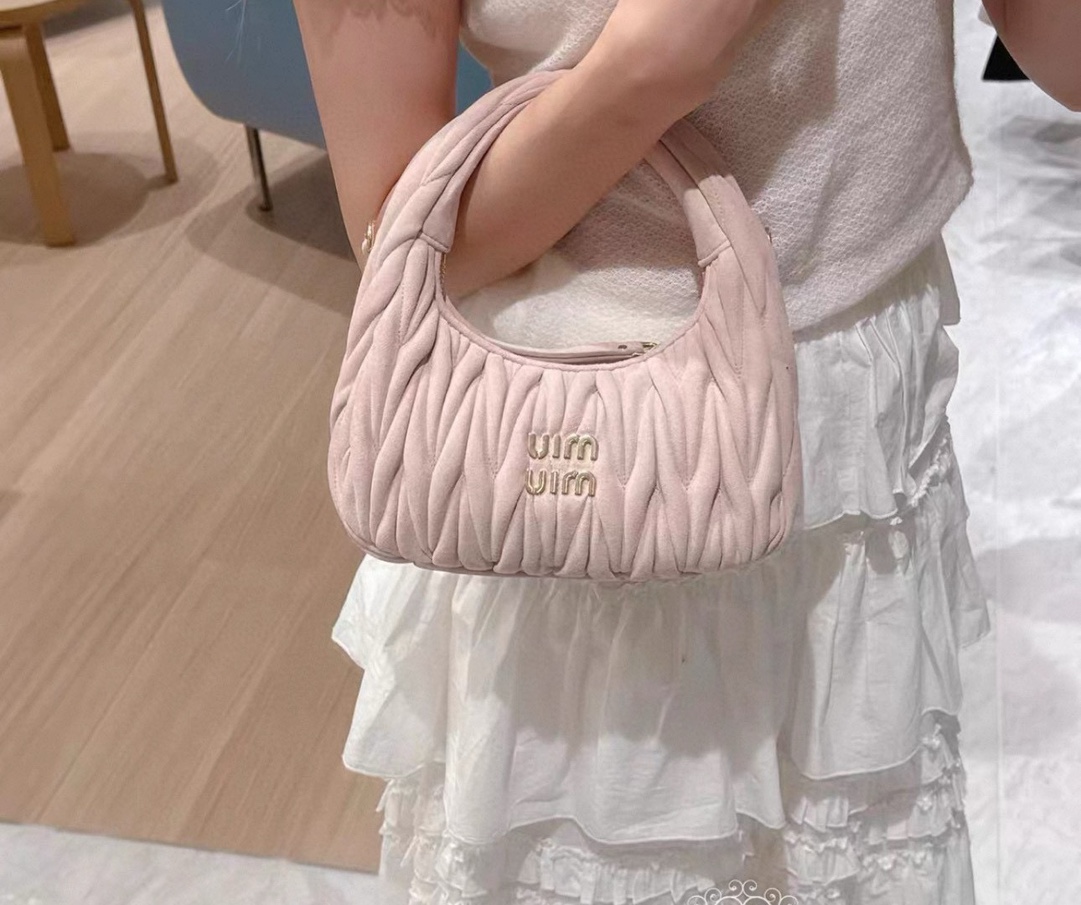 미우미우 마테라쎄 완더 호보백 5BC125 20x6cm x17cm