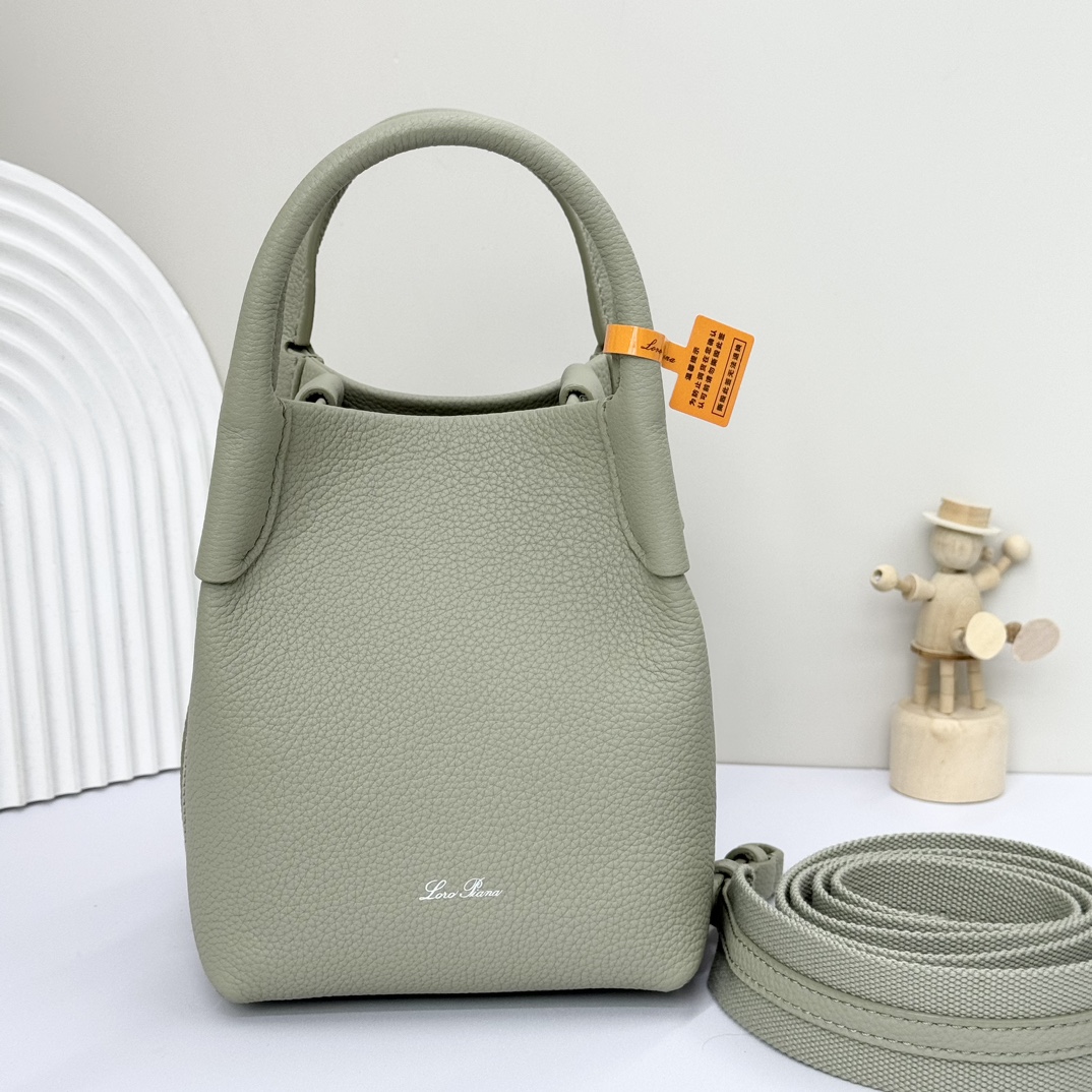 로로피아나  Micro Bale bag 13 X 13 X 16cm