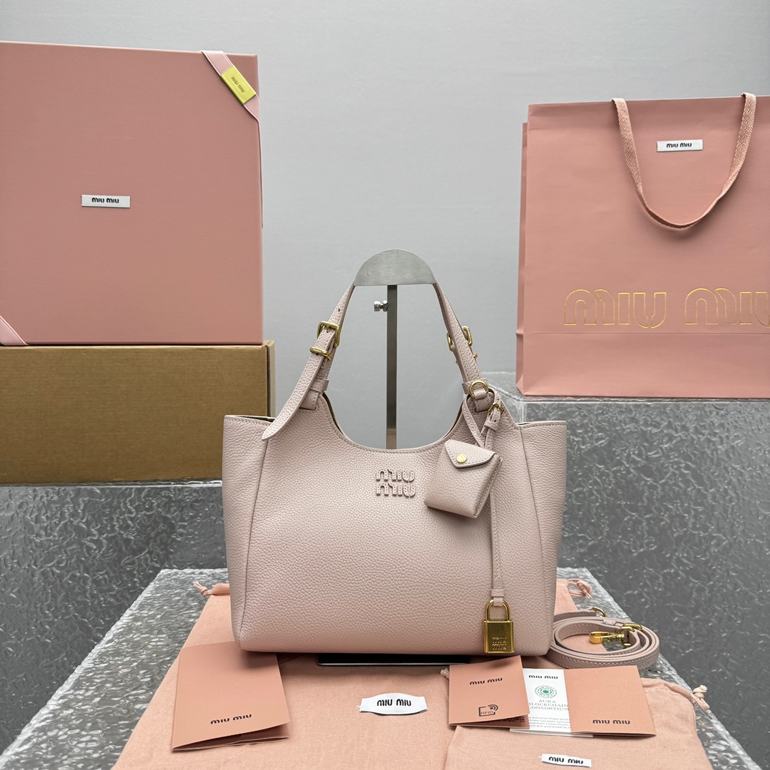 미우미우 가죽 핸드백 5BA304  26x13x  17 cm