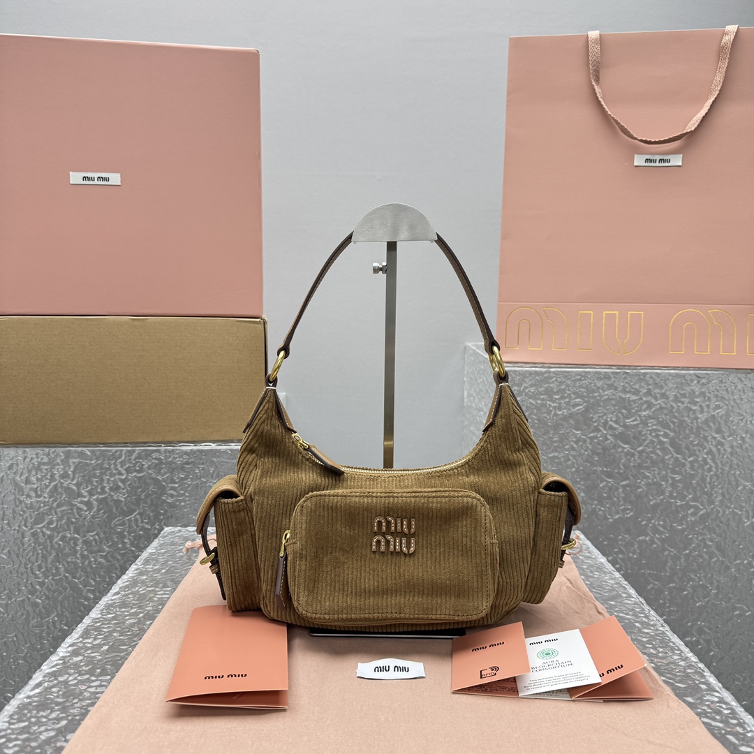 MIUMIU 미우미우 포켓 백 5BC188  22x 18x 7cm