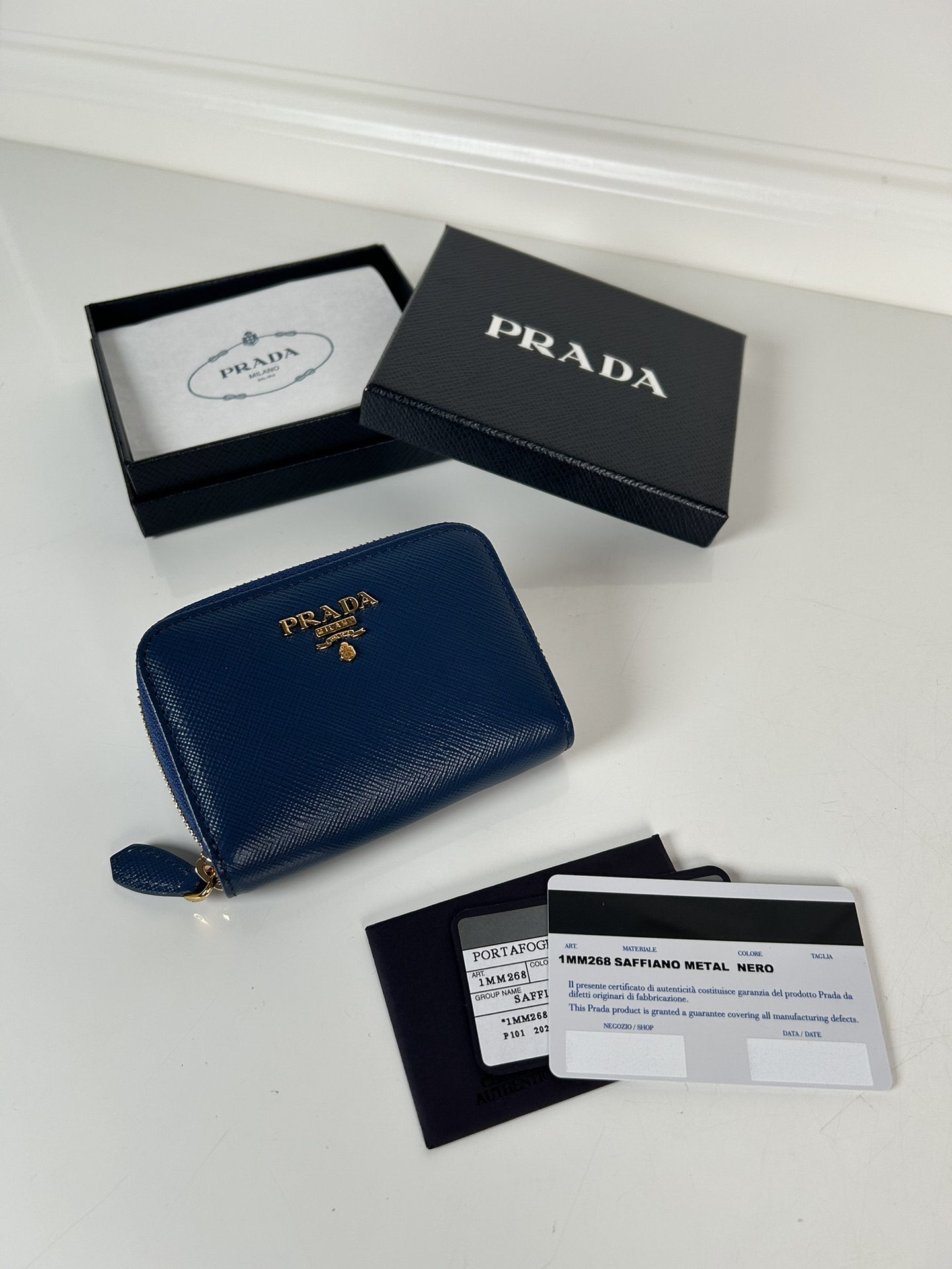 프라다 사피아노 가죽 카드 홀더 1mm268 10*8cm