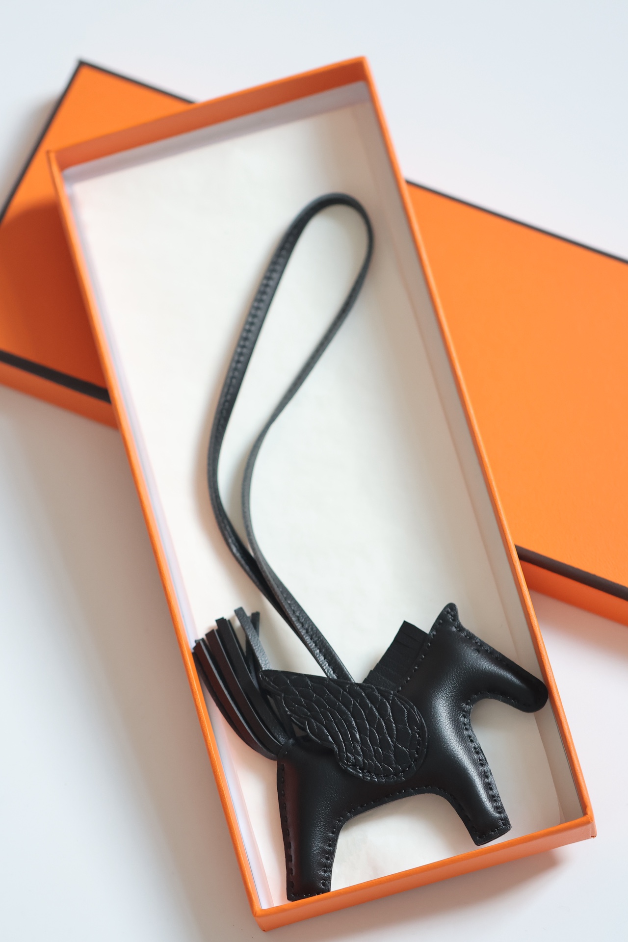 에르메스 로데오 참 올블랙 악어·앨리게이터 X 밀로 양가죽