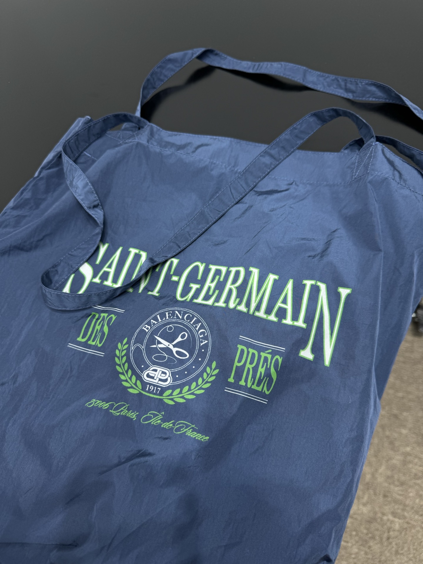 Balenciaga  쇼퍼 백