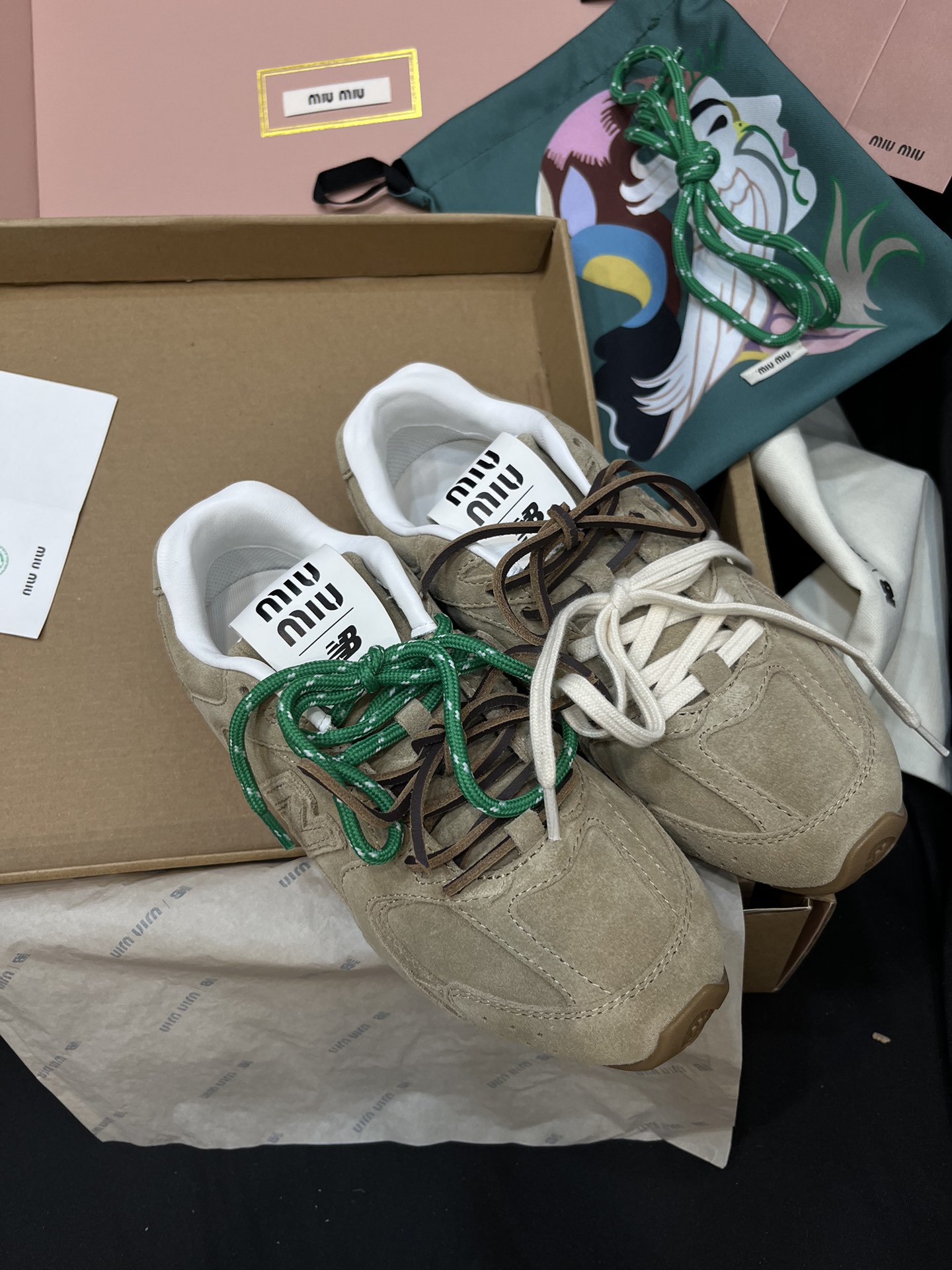미우미우 뉴발란스 530 스니커즈