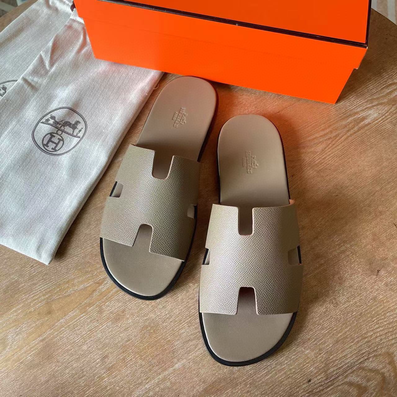 에르메스 이즈미르 슬리퍼