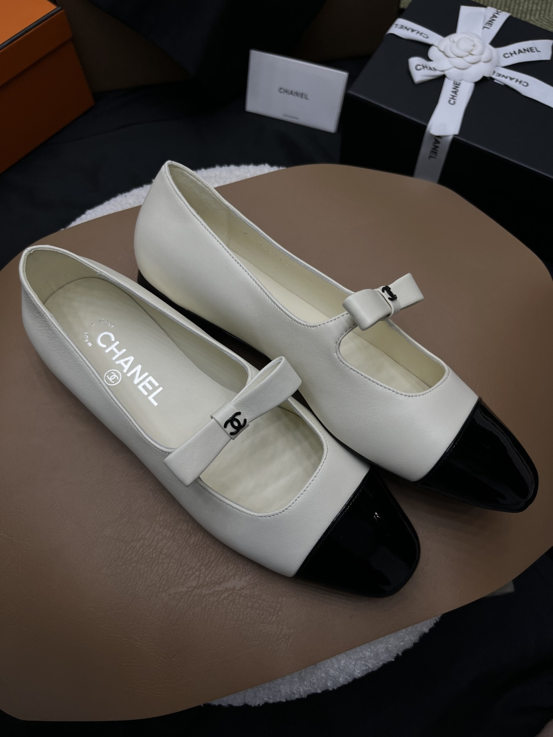 샤* 페이턴트 카프스킨 메리제인 플랫 슈즈