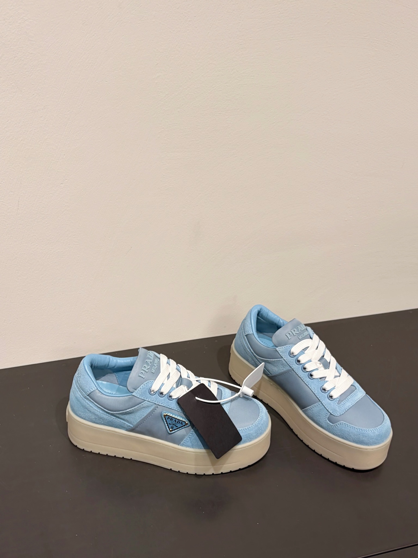 프라다 더블 휠 리나일론 개버딘 스니커즈