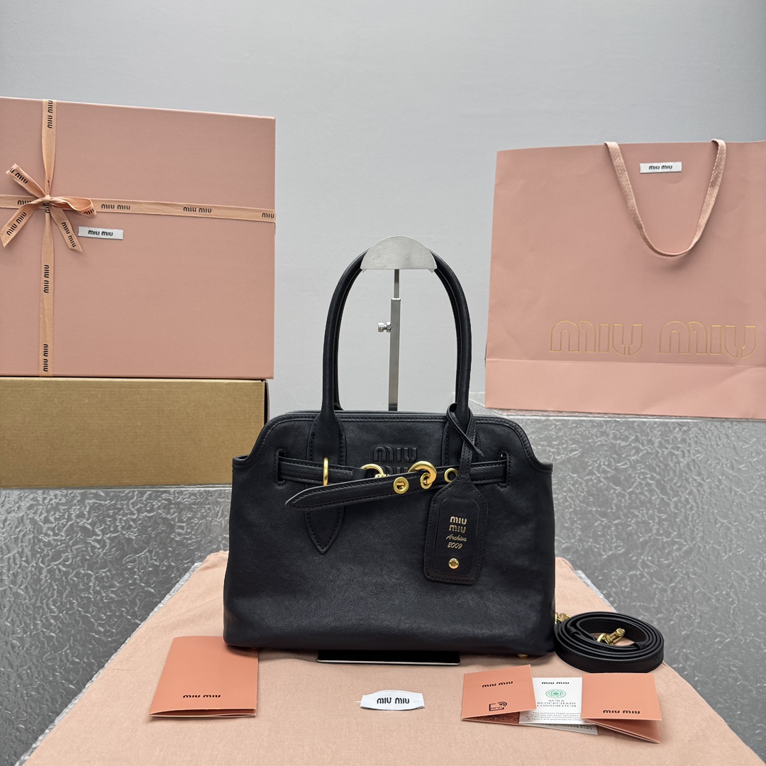 미우 미우 아방츄어 나파 레더 백 오크  31x 23 x 10cm