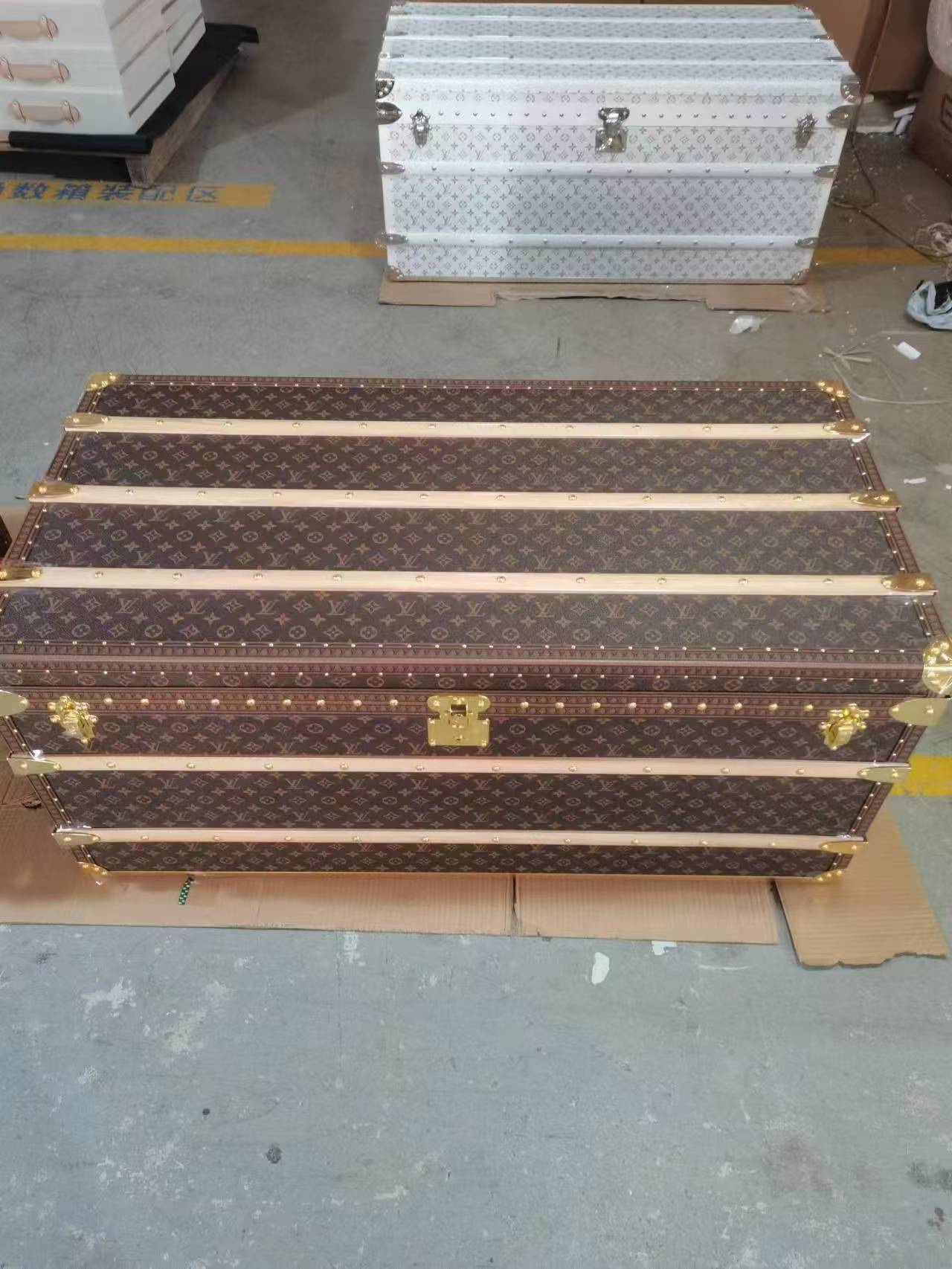 루이비통 말 쿠리에 모노그램 트렁크 110