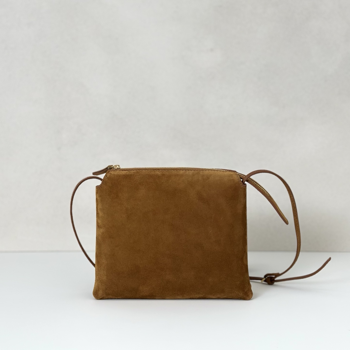 더로우 크로스백  스웨이드 18.5cmX5cmX16cm